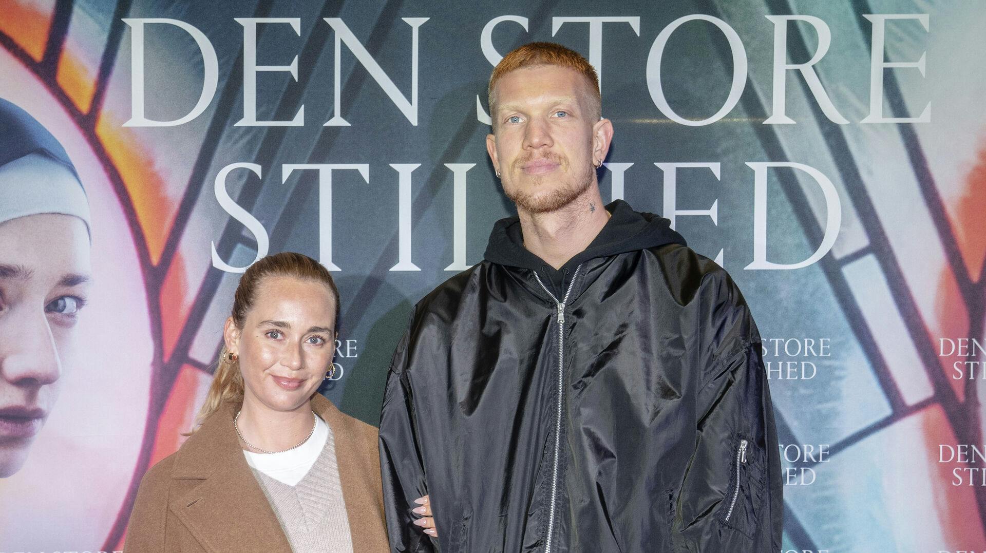 Ida-Sophia danner i dag par med fodboldspilleren Simon Makienok. 