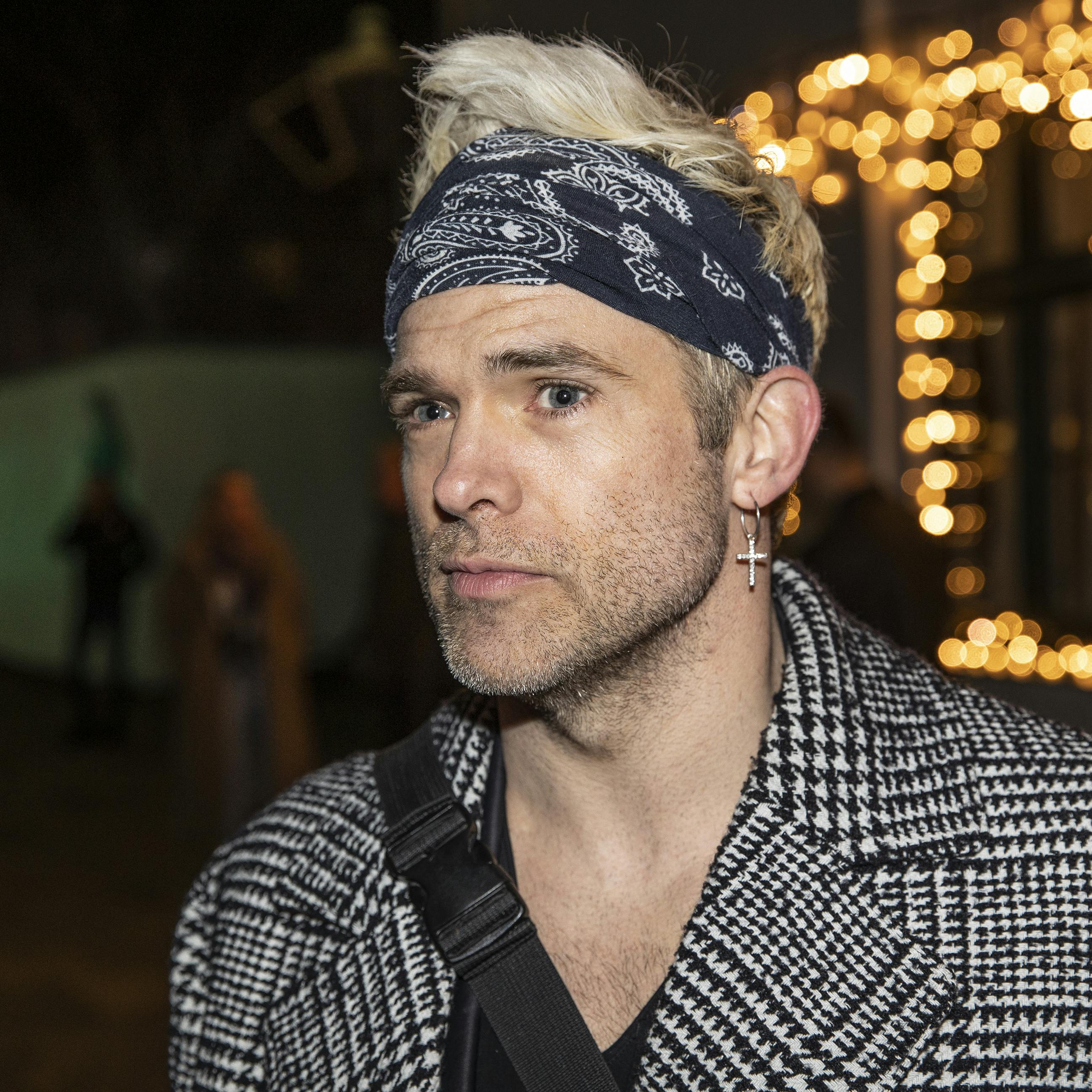 I morgen, mandag den 20. februar, er det 40 år siden, Silas Holst kom til verden. Det fejrede han lørdag med et brag af en fest.