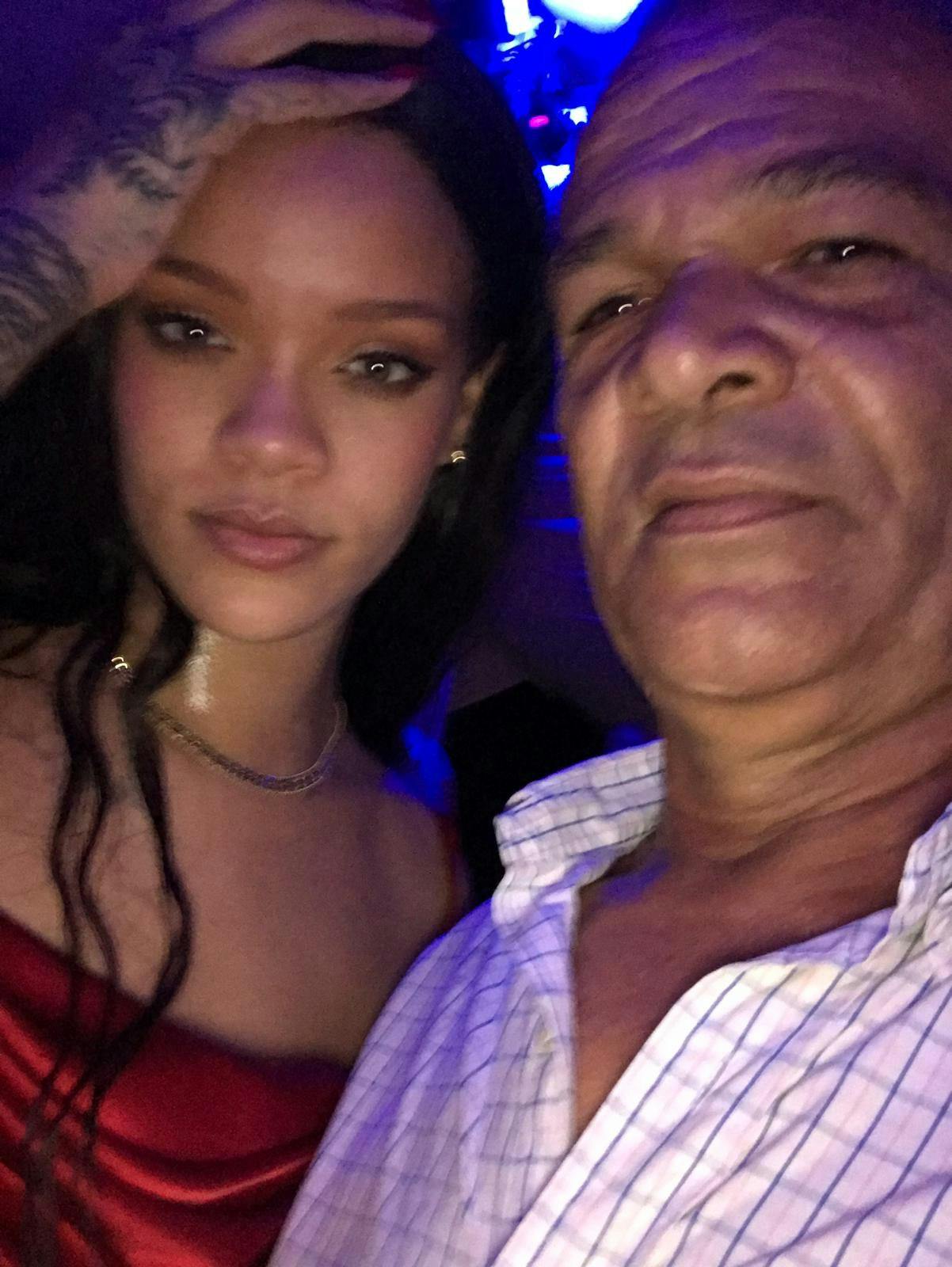Det kom som en stor men glædelig overraskelse for Rihannas far Ronald Fenty, at hans datter er gravid.&nbsp;
