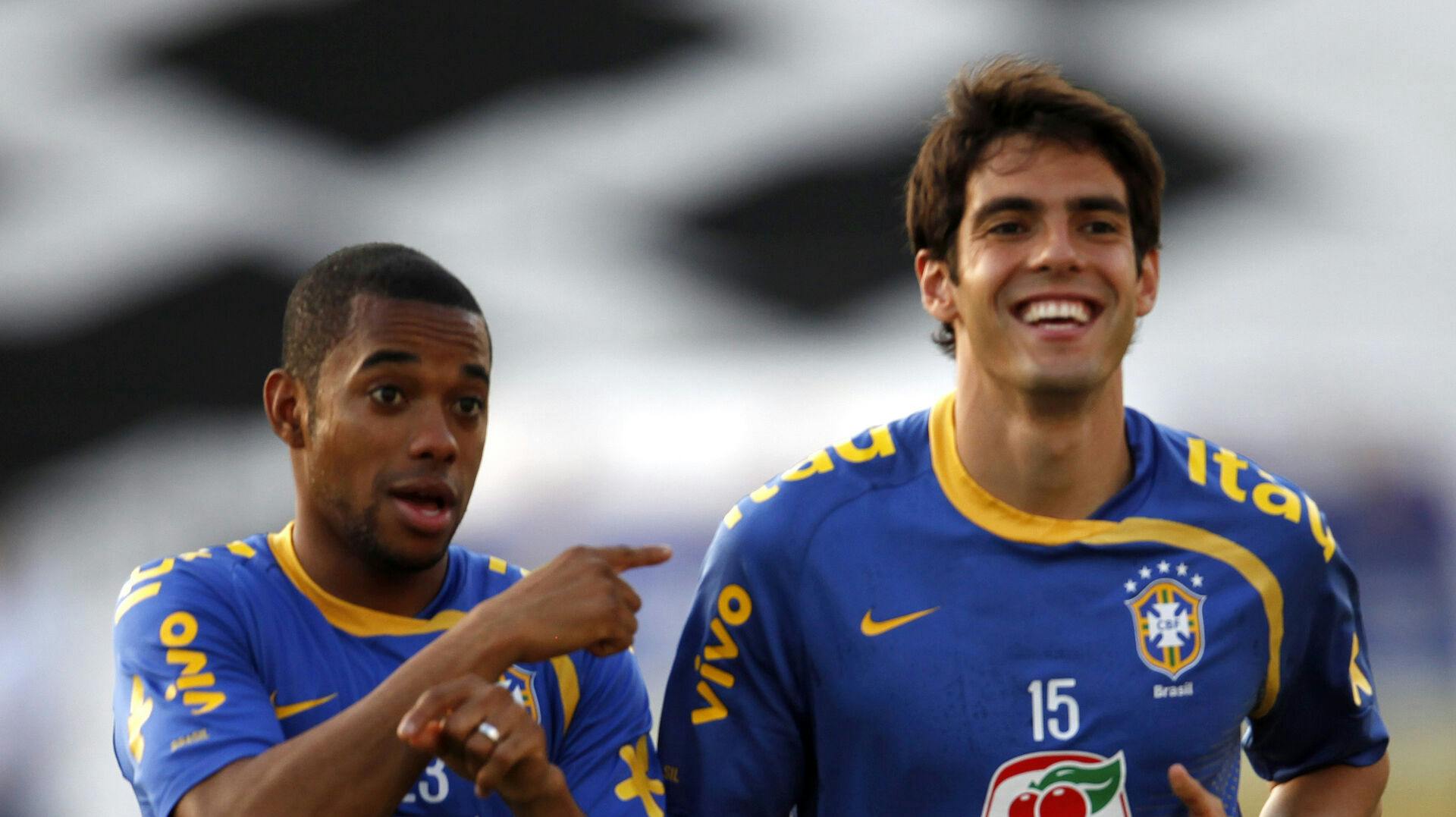 Med 100 landskampe for Brasilien har Robinho gennem sin karriere været en kæmpe stjerne i hjemlandet. Skulle han dog forlade Brasilien kan han se frem til at afsone ni år i et fængsel for en voldtægtssag fra 2013.