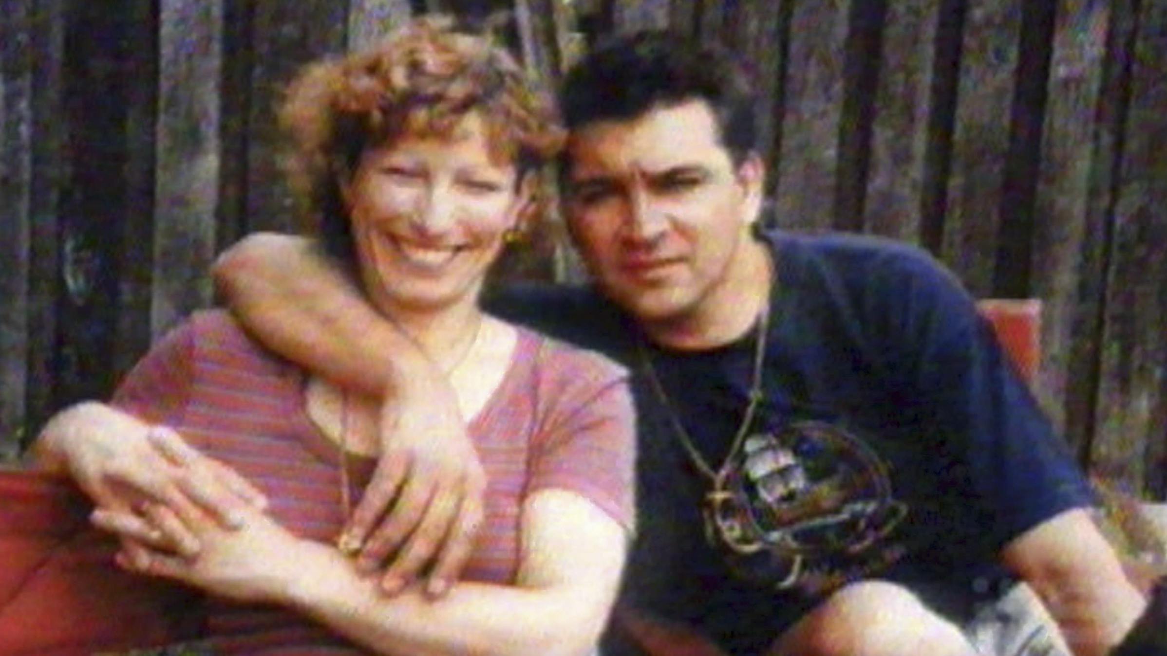 Maria og Joe Korp blev gift i 1991, og i begyndelsen virkede alt rosenrødt. Men da en ny kvinde kom ind i billedet, fik Joe en grusom plan.
