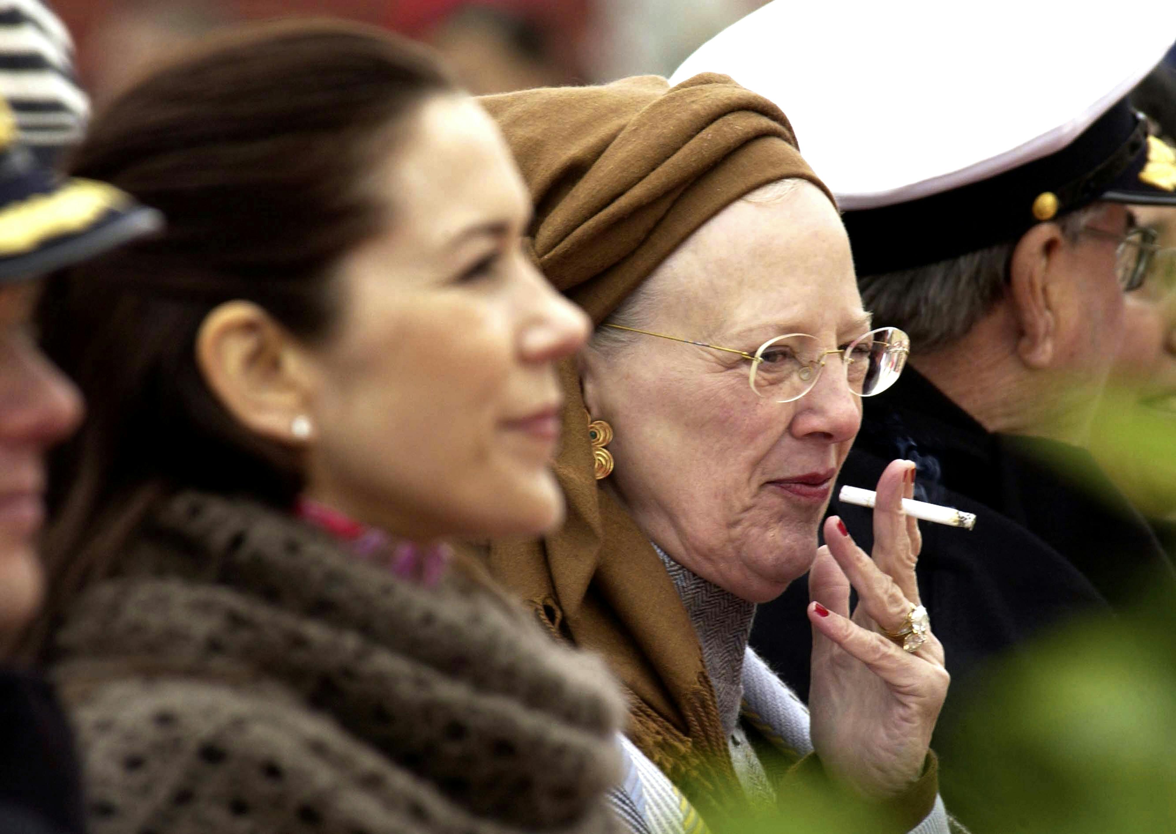 Dronning Margrethe trodser lægernes Nægter rygestop | SE HØR