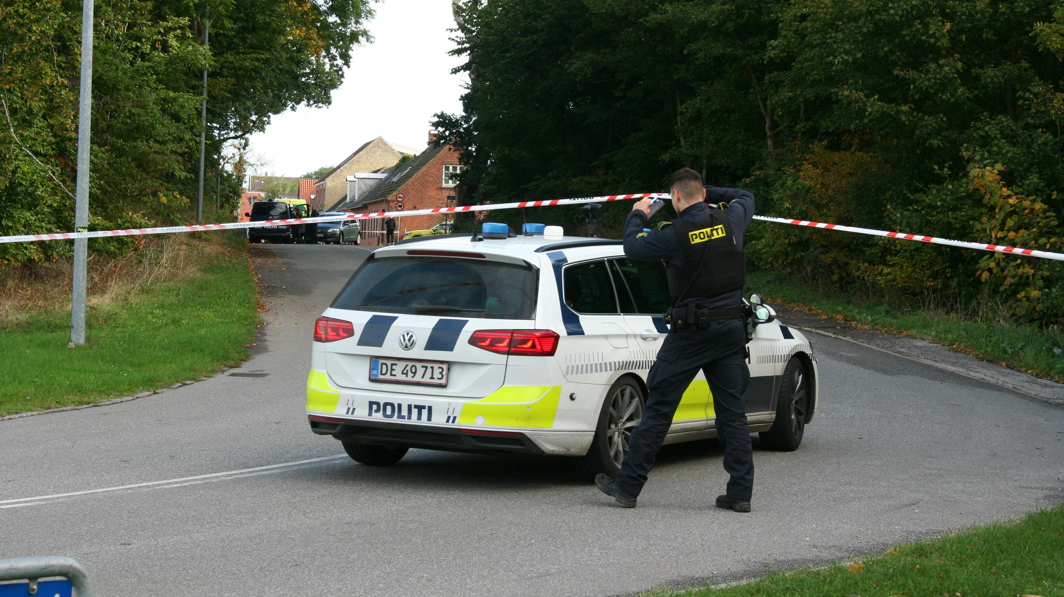 Politiet arbejder på Chr. Wintersvej i Vordingborg i forbindelse med en drabsefterforskning, hvor en 53-årig mand blev fundet dræbt tilbage i oktober måned sidste år.