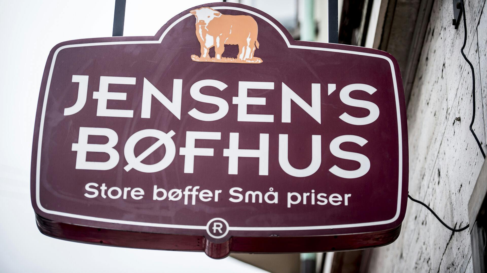Restaurant Jensens Bøfhus har valgt at fjerne favoritsaucen fra menukortet, men det er flere kunder mildest talt ikke tilfredse med.