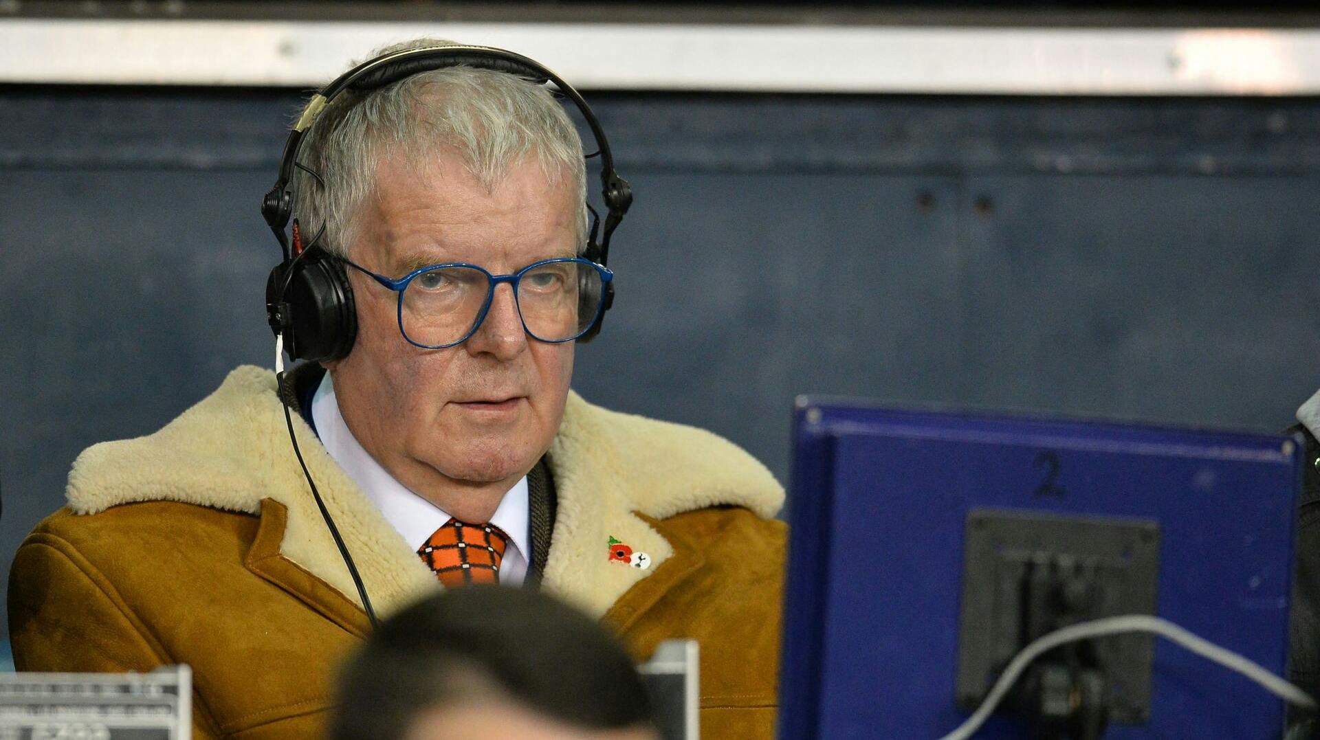 John Motson var i mere end 50 år ansat hos tv-stationen BBC. Nu er han død i en alder af 77 år.