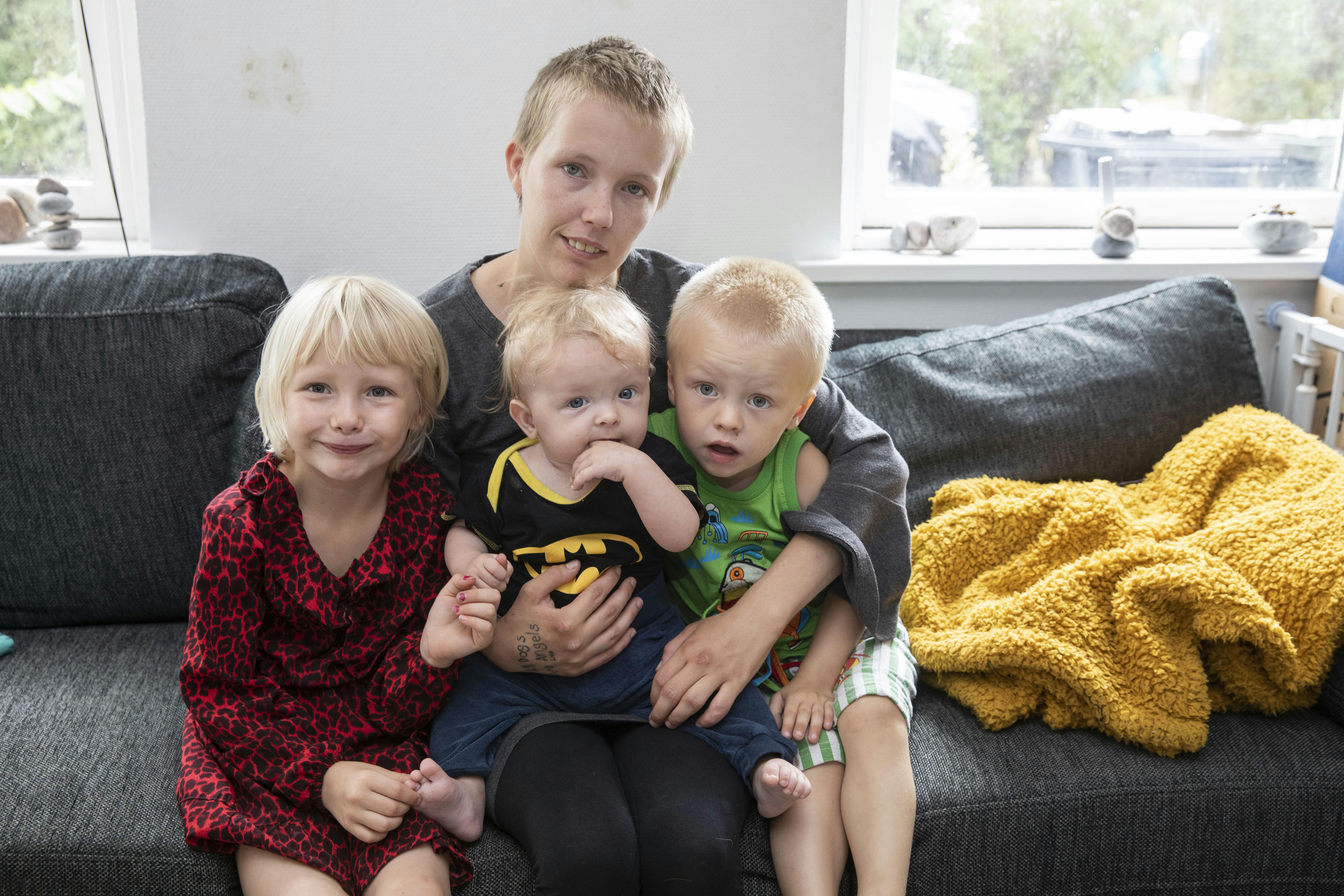 Når tvillingerne Malte og Nadja melder sin ankomst til sommer, bliver Natascha Linea mor til fem under 10 år.