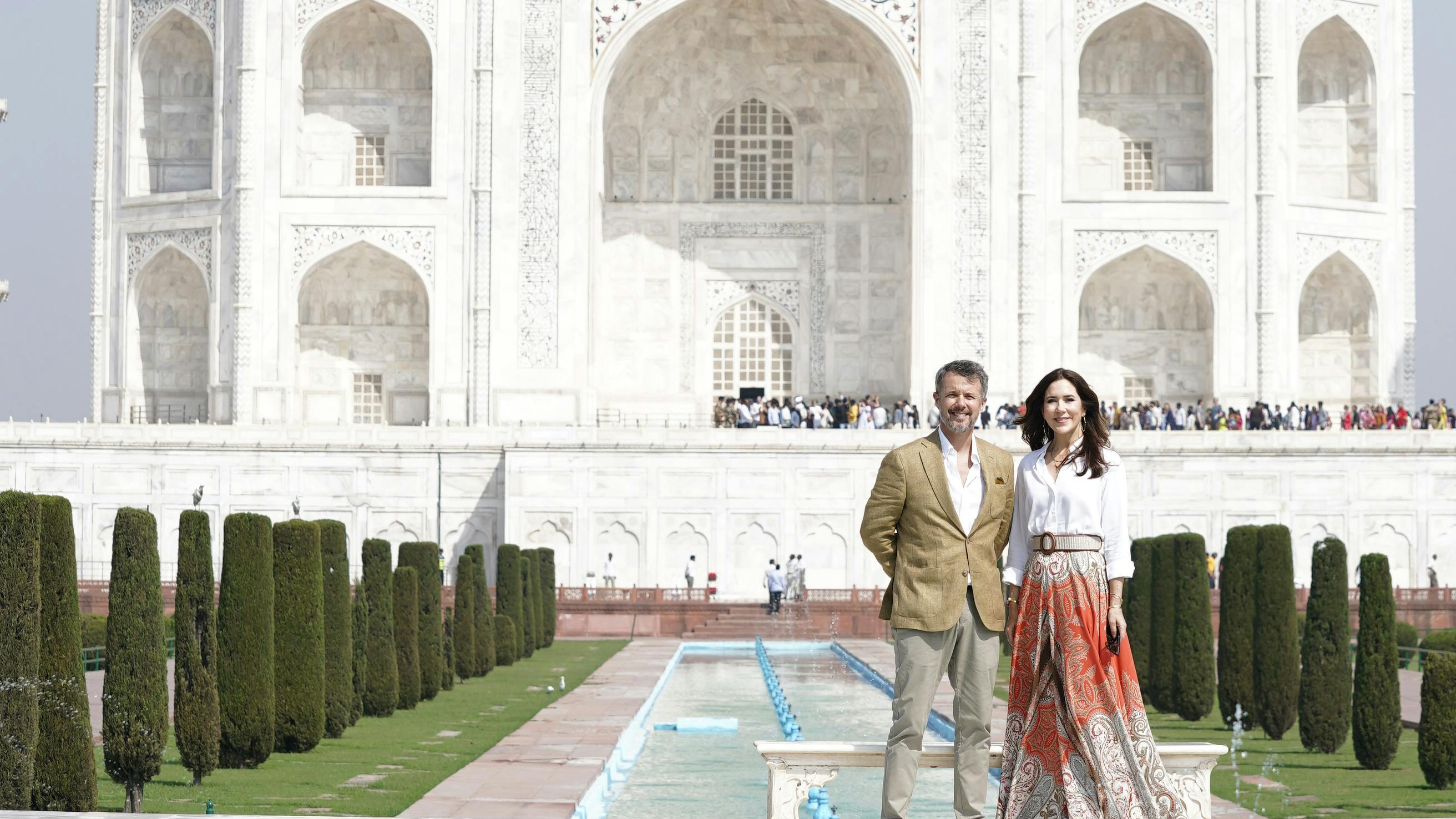 Kronprinsparrets første stop i Indien er Taj Mahal.