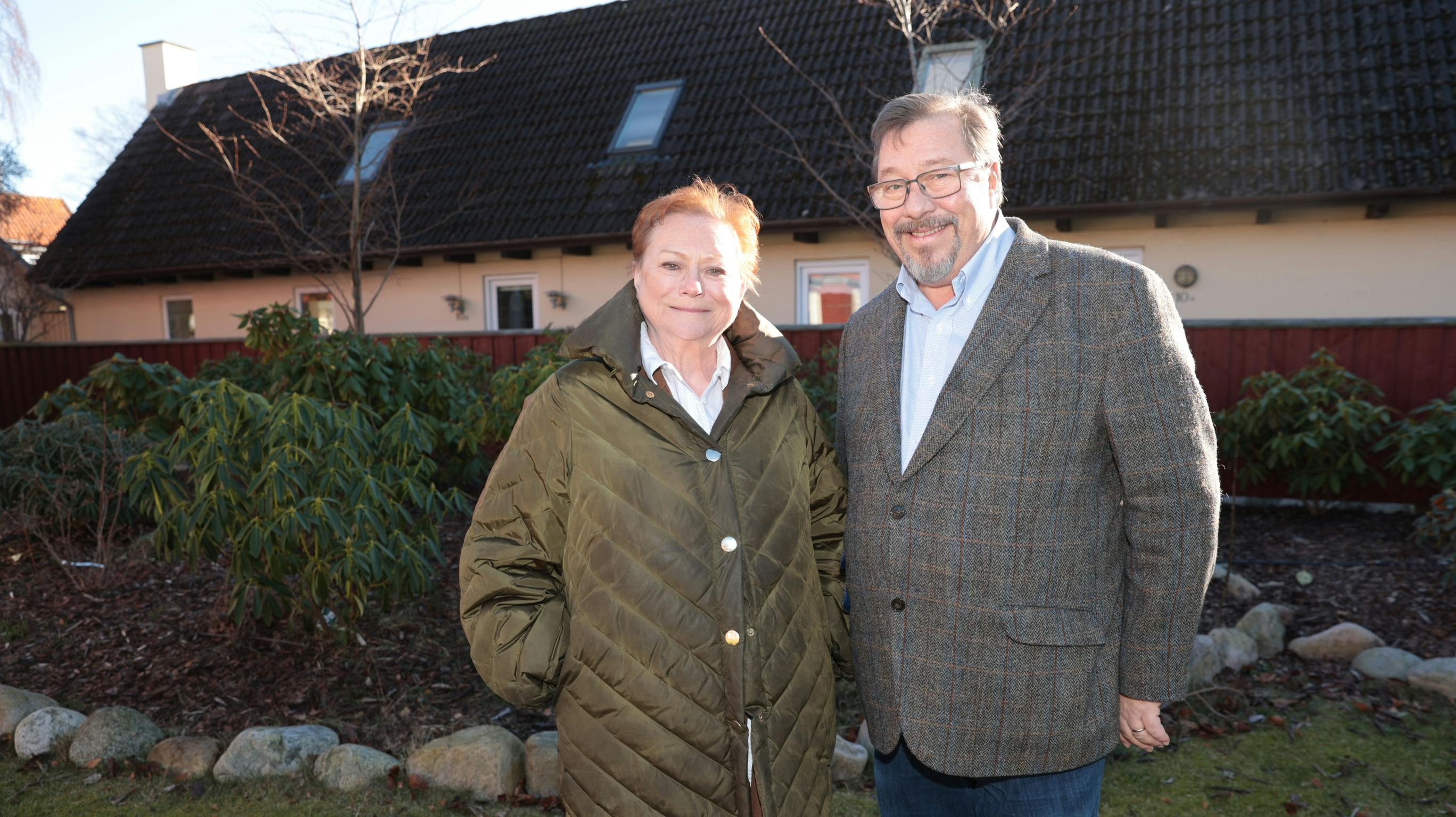 Tivoli Revyen har premiere 1. juni i Glassalen, hvor Lisbet Dahl står på scenen, mens James Price er kapelmester.