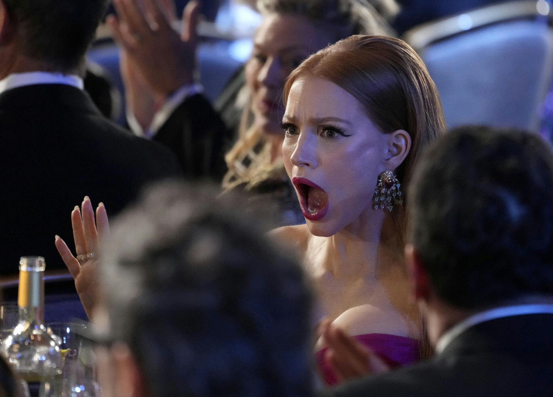 Jessica Chastains reaktion, da hendes navn blev råbt op ved nattens SAG Awards.
