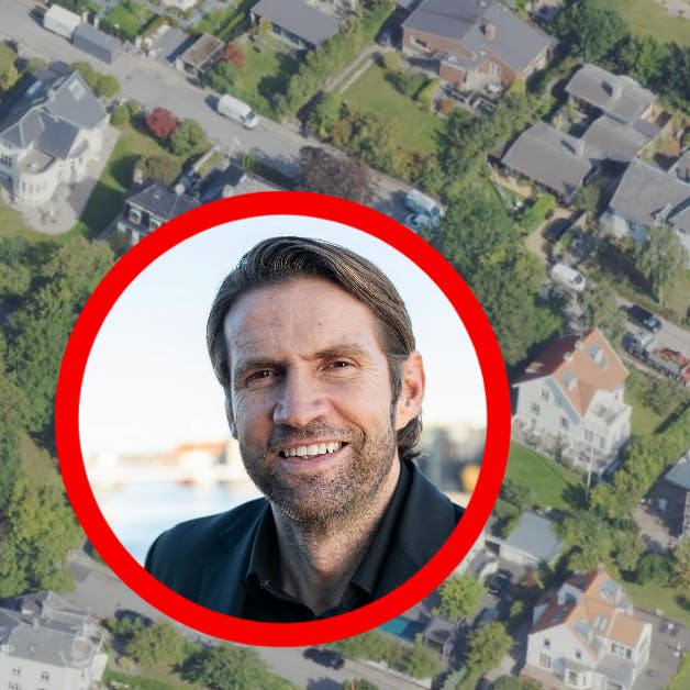 Huset ligger i 2. række til Øresund.