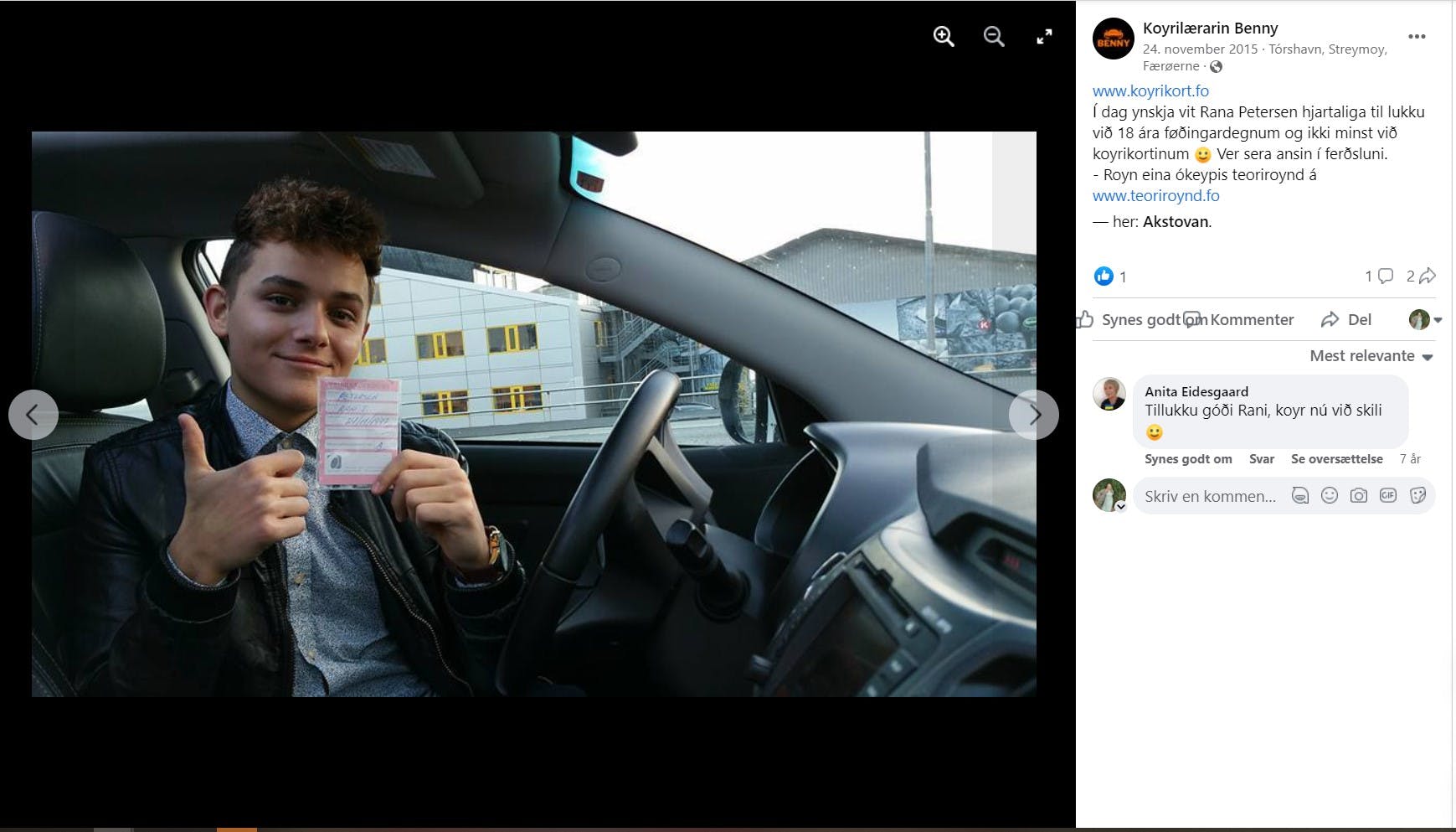 En ung Rani i Tórshavn, der lige har fået sit kørekort, afslører ham og DR i en løgn omkring den 25-årige sanger. 