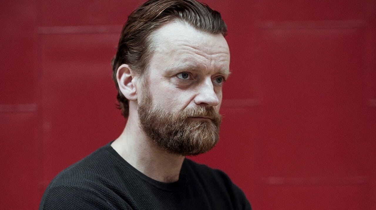 Den danske standupkomiker, manuskriptforfatter og skuespiller Frank Hvam er lodret uenig i kritikken af hans underbukser. 