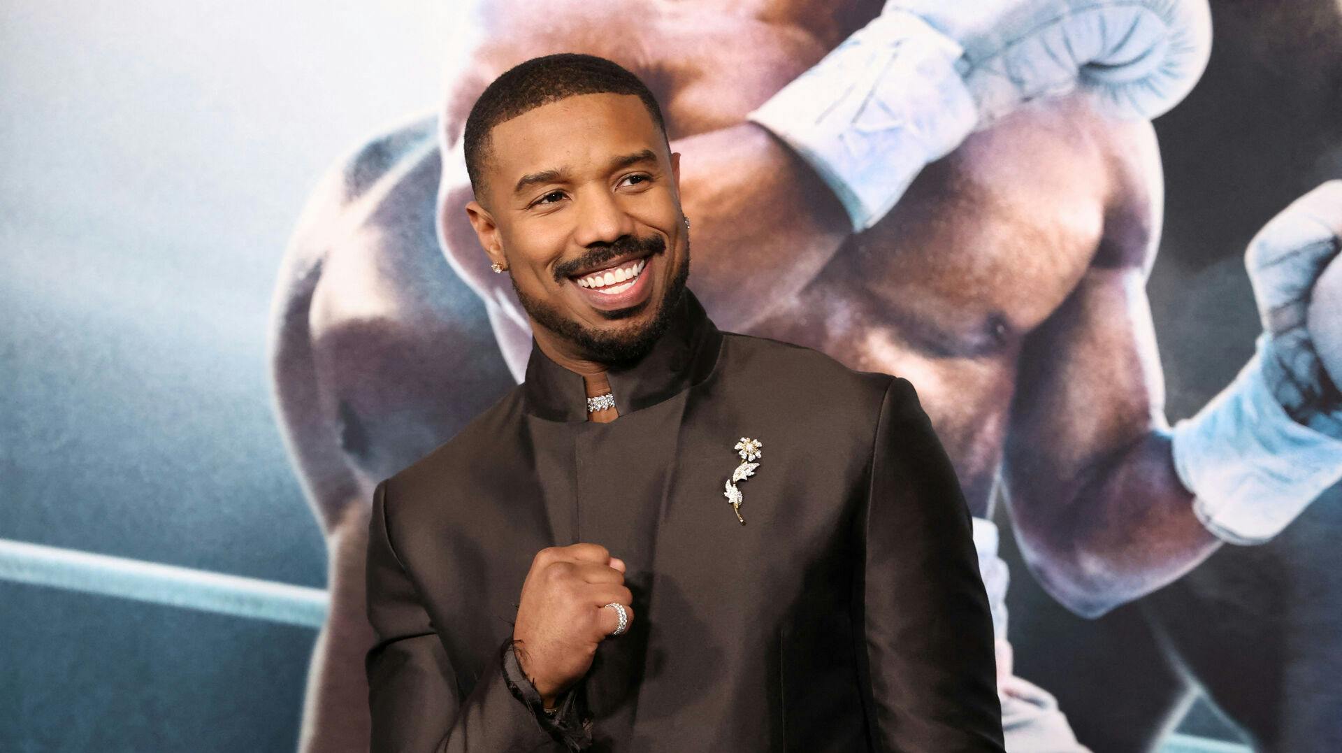 Michael B. Jordan har smidt tøjet og viser godterne frem i nyt photoshoot.