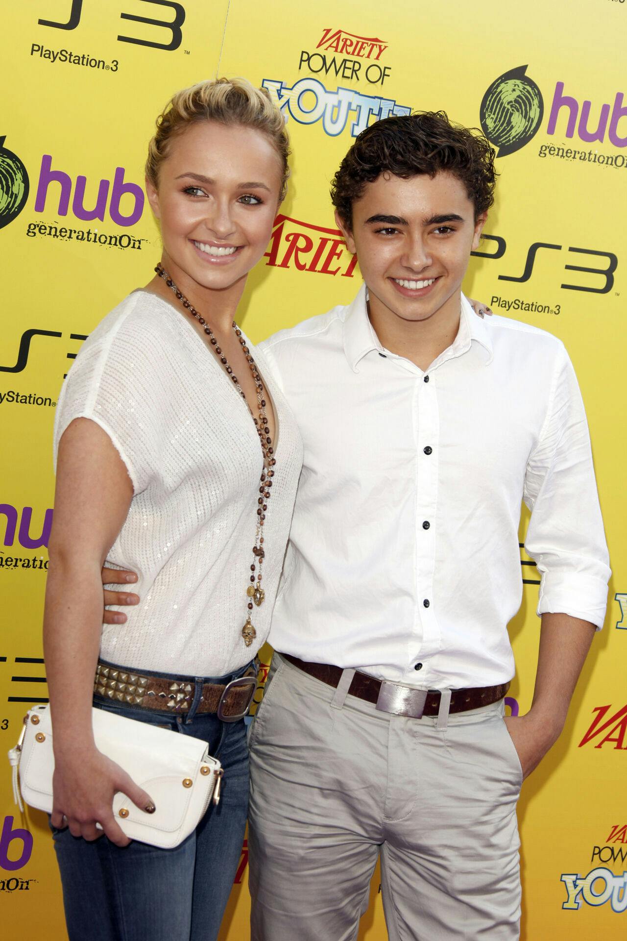 Arkivfoto af Hayden Panettiere og hendes lillebror, Jansen Panettiere, der døde i sidste uge.