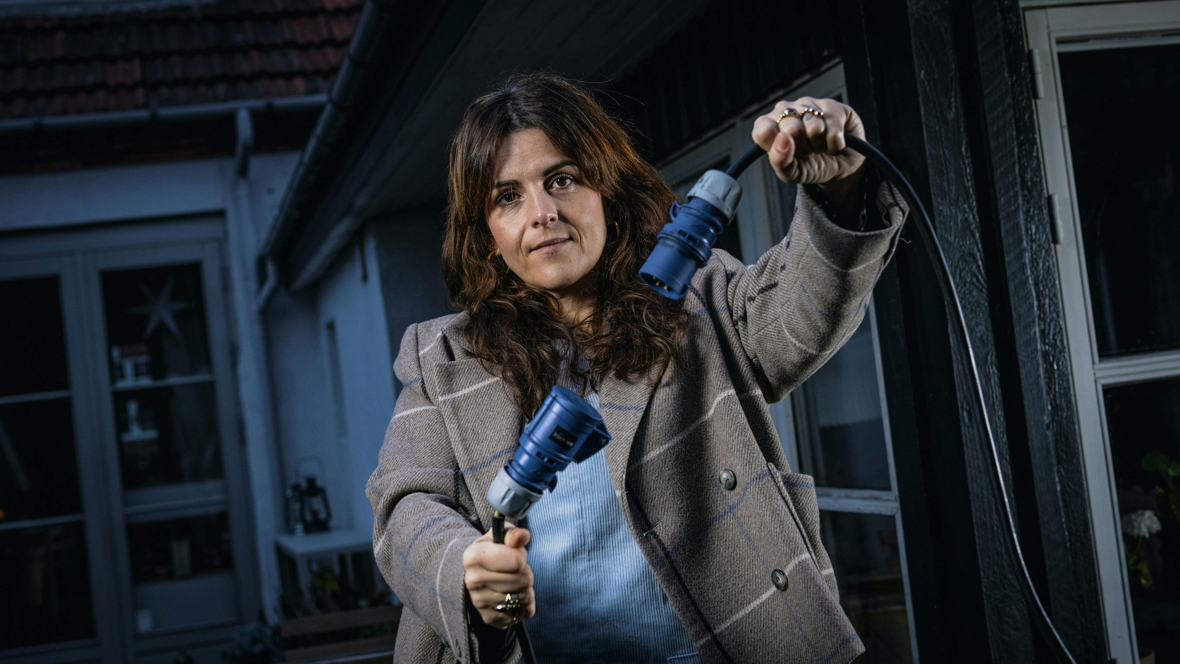 Petra Nagel og hendes familie prøvede i 20 dage at leve helt uden strøm derhjemme - og resultatet kan lige nu ses på TV 2. 