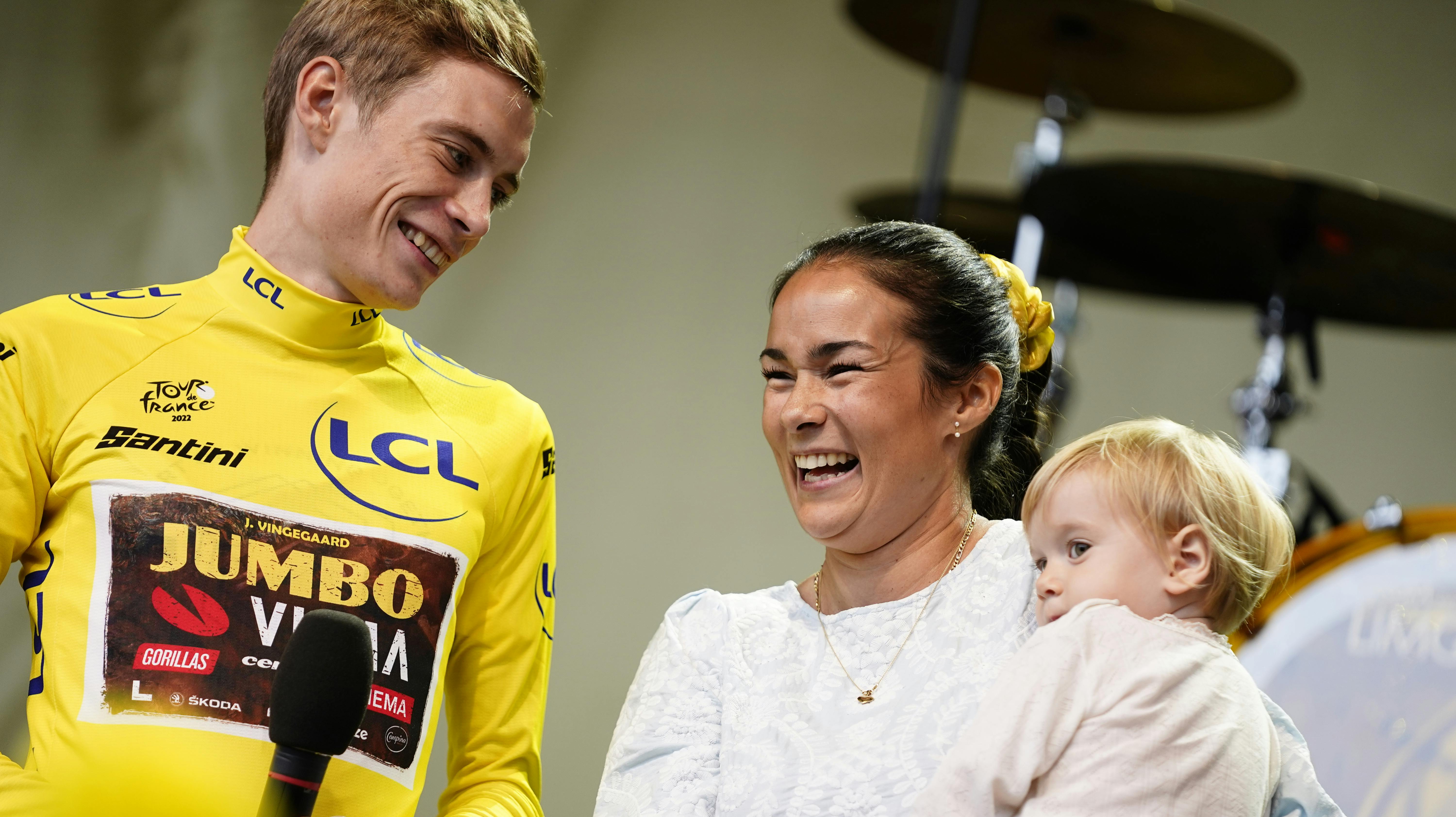 Mange tusinde mennesker var mødt op på plænen i Tivoli for at hylde Jonas Vingegaard efter Tour de France-sejren.