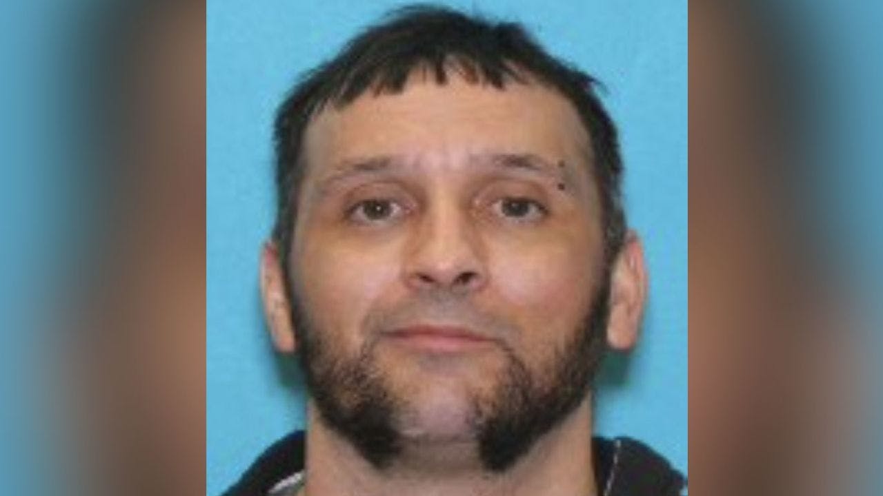 Marc Muffley på et såkaldt "mugshot" efter sin anholdelse mandag.