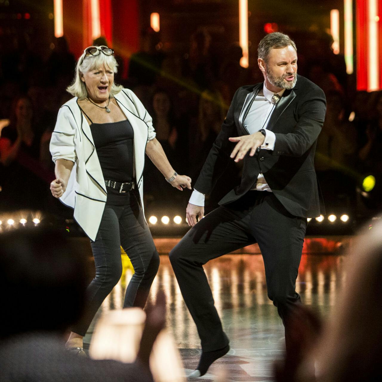 Claus Elming hylder sin nu afdøde ven Britt Bendixen, som han arbejdede sammen med i 12 år i 'Vild med dans'. 