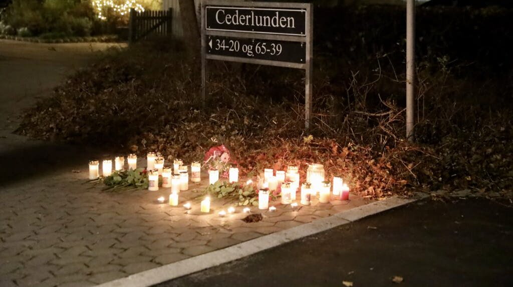 Teenagerapperen Milan Rahim blev slået ihjel af et knivstik i hjertet 14. november 2021. Mandag tog Retten i Glostrup hul på sagen, hvor rapperens tre venner sidder tiltalt for drabsforsøg mod den mand, som politiet mener slog Milan ihjel.