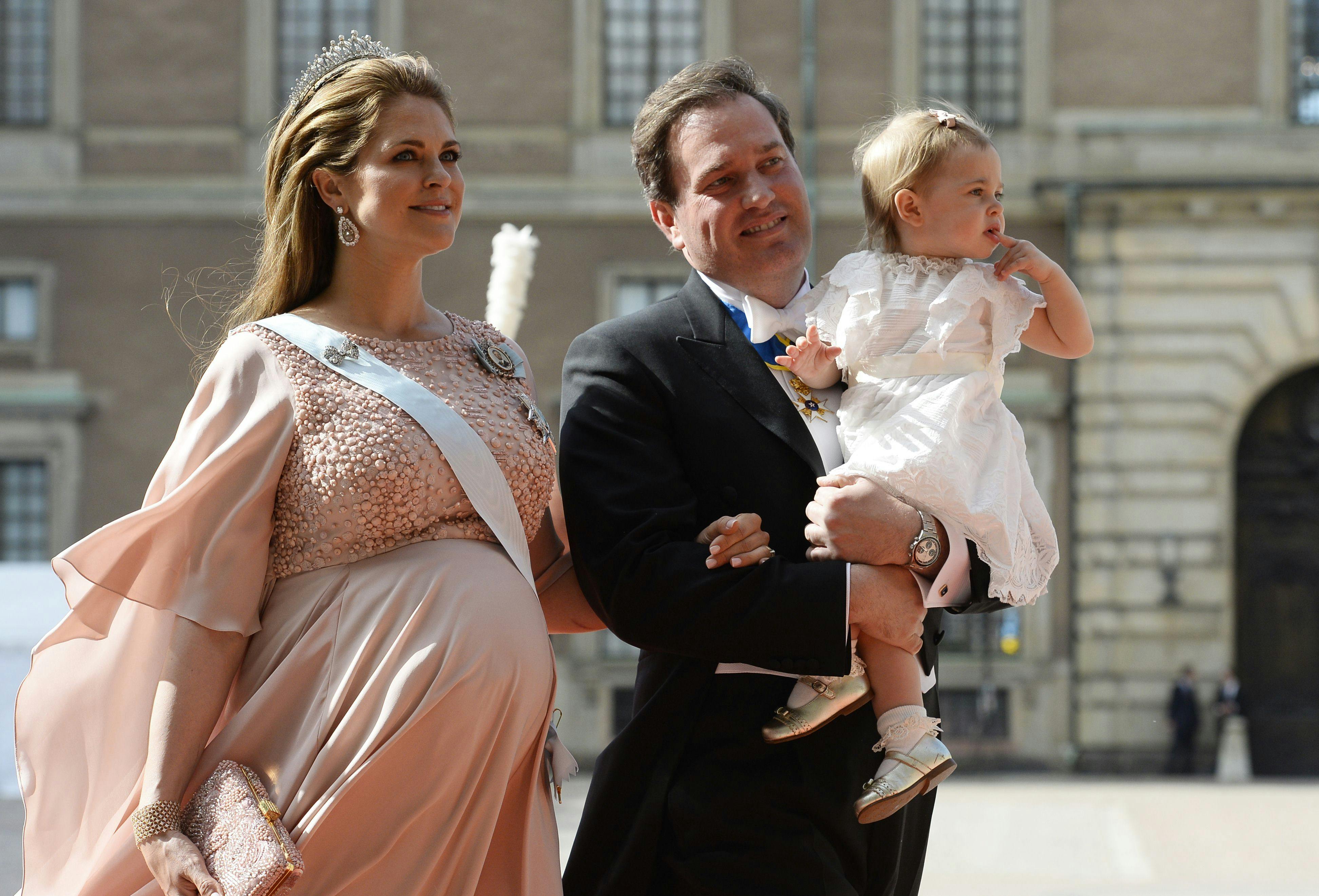 Den svenske prinsesse Madeleine har sammen med Chris O'Neill tre børn, som snart skal begynde i skole - og det bliver altså i den svenske fremfor den amerikanske
