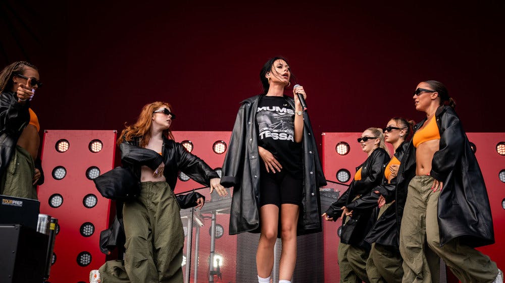 Rapperen Tessa (på billedet) og rockbandet Carpark North var blandt sidste års kunstnere, som optrådte rundt omkring i Danmark til Grøn Koncert. (Arkivfoto)