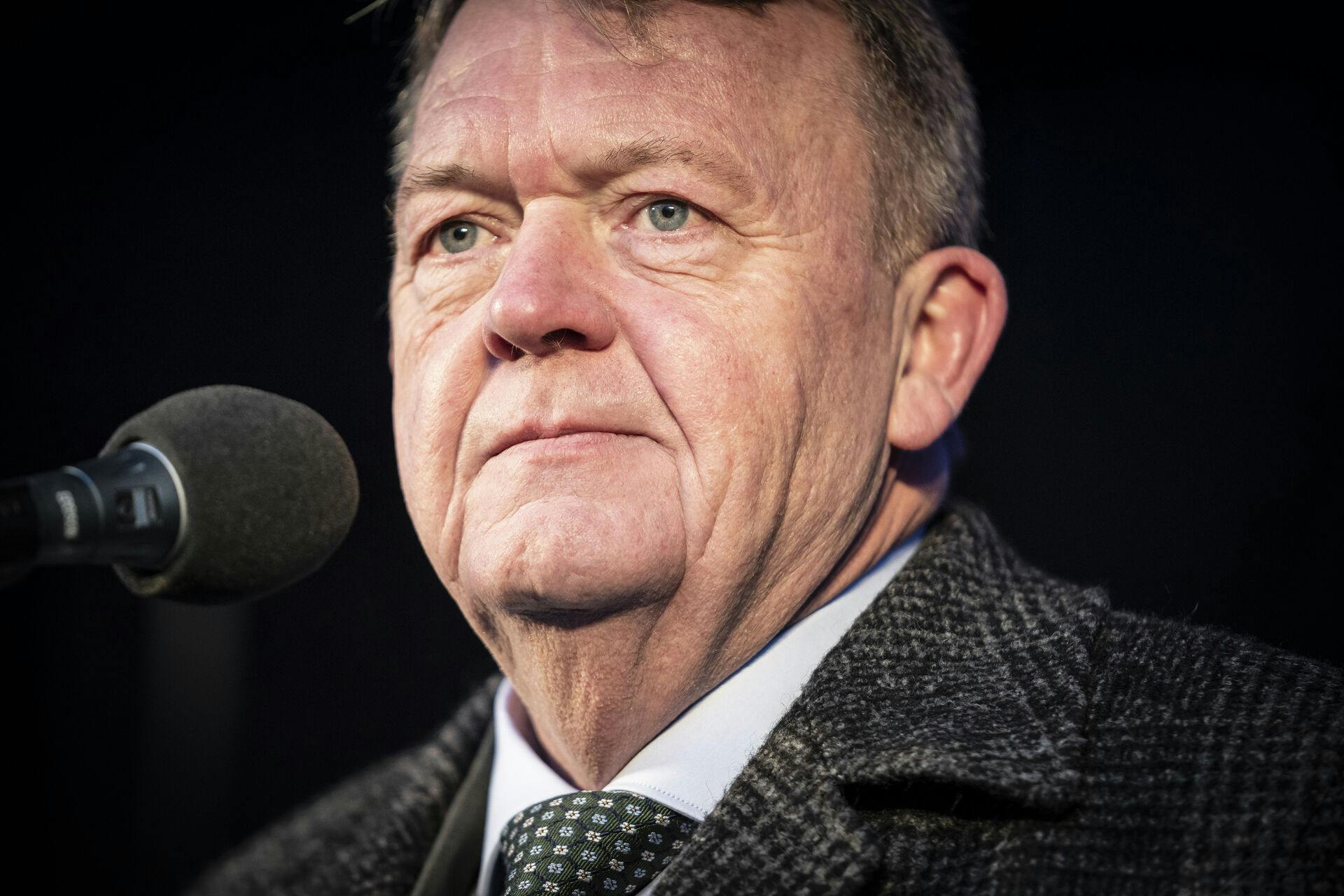 Lars Løkke Rasmussen sætter onsdag ord på sagen om partifællen Jon Stephensen. Han "bryder" sig ikke om "det billede, der er tegnet".