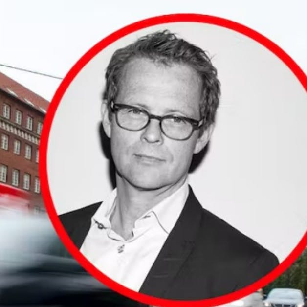 Der er enorm forskel på den sandhed, som Kresten Schultz-Jørgensen deler med offentligheden om sin spiritussag - og sandheden, han måtte erkende i retten.