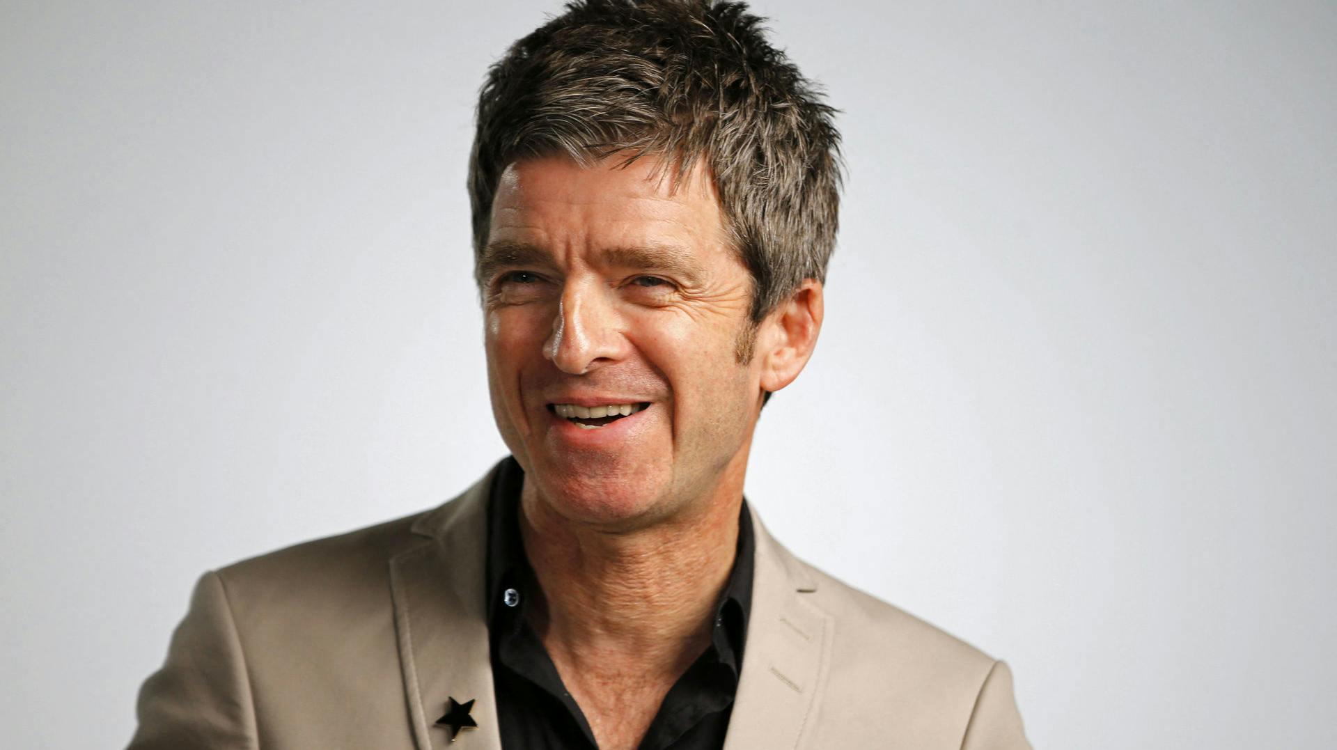 Noel Gallagher var en del af Oasis fra 1991 til 2009, indtil til lillebror Liam blev så dårligt, at Noel forlod bandet. 