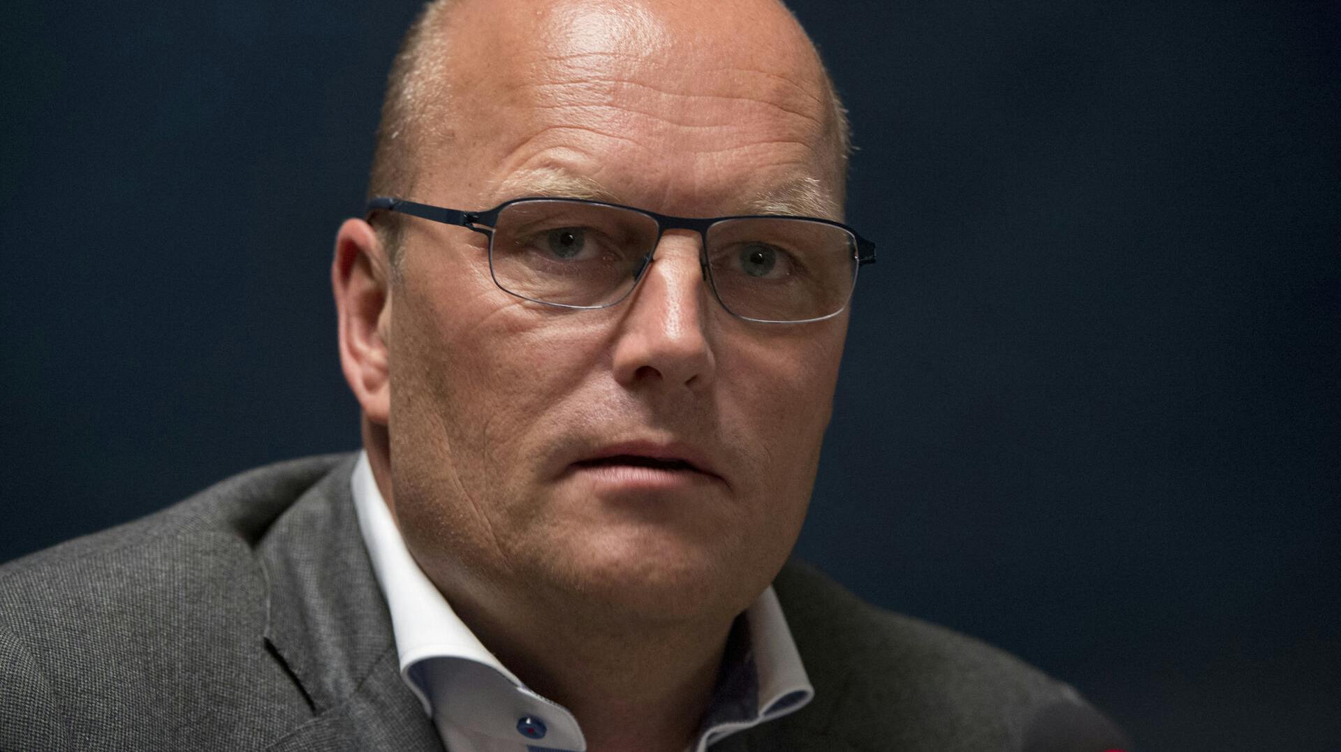 Bjarne Riis var sportsdirektør for Team CSC, da Andrei Kivilev i 2003 mistede sit liv under Paris-Nice, da han uden cykelhjelm styrtede og fik kraniebrud.