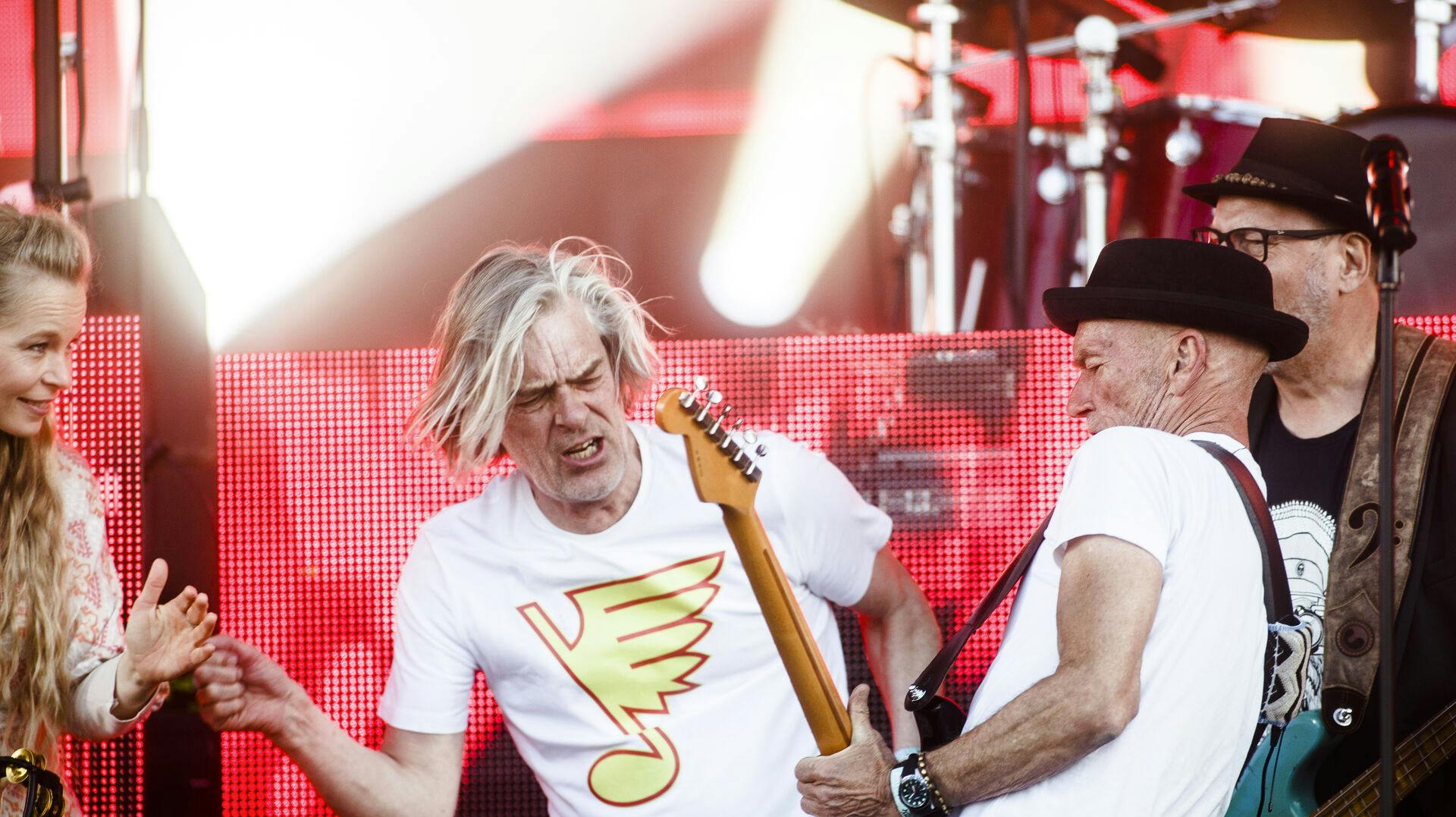 I sidste uge kom det frem, at guitarist i Gnags Per Christian Frost var gået bort i en alder af 68 år. I dag skriver Peter A.G så på sin Instagram-profil, at bandet også har mistet deres altmuligmand, Max. nbsp;