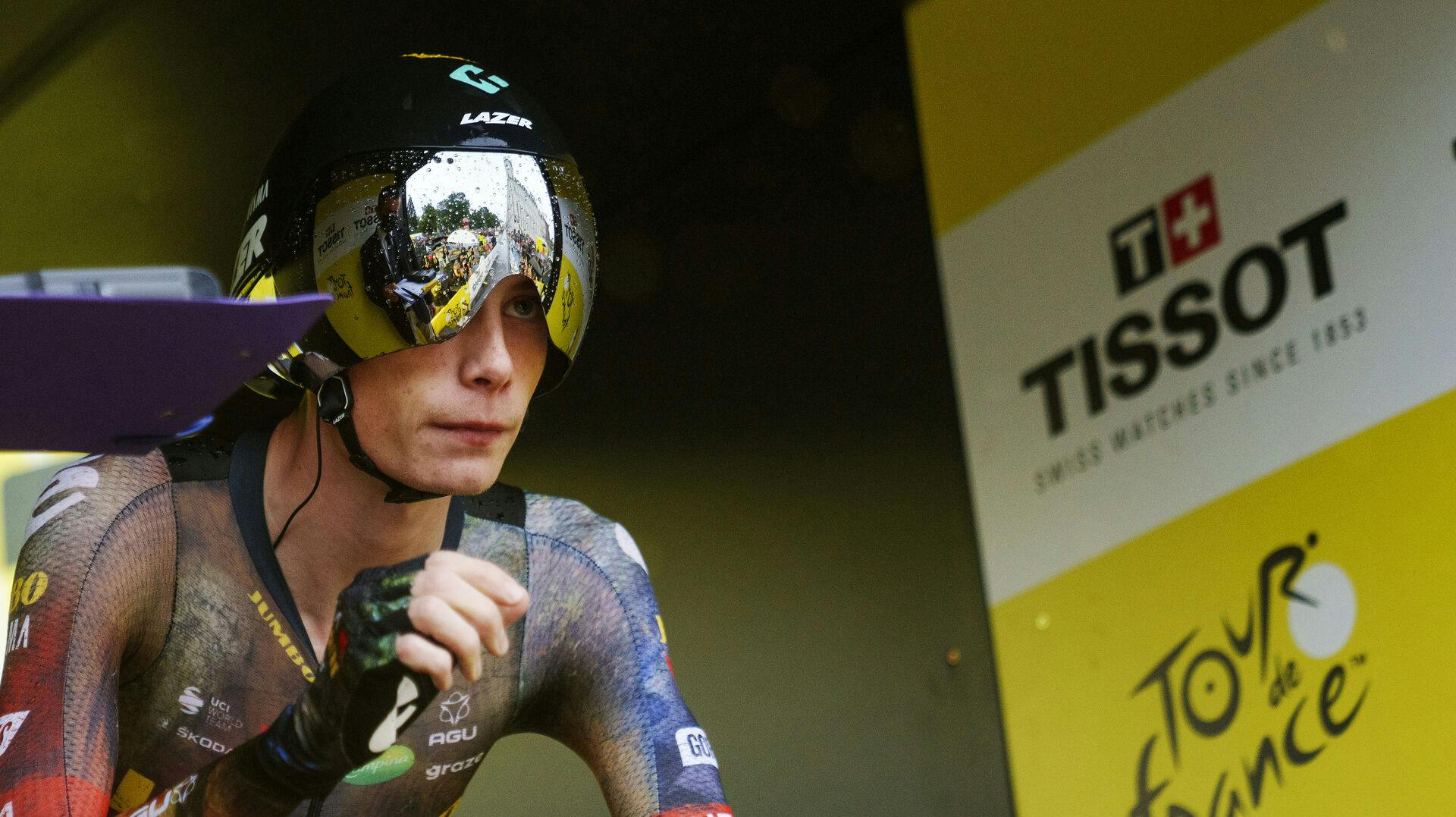 Jonas Vingegaard gør klar til at køre ud på Tour de France-enkeltstarten i København i 2022. I 2024 kommer han også til at gøre det samme i Nice i Frankrig på den allersidste etape af løbet.