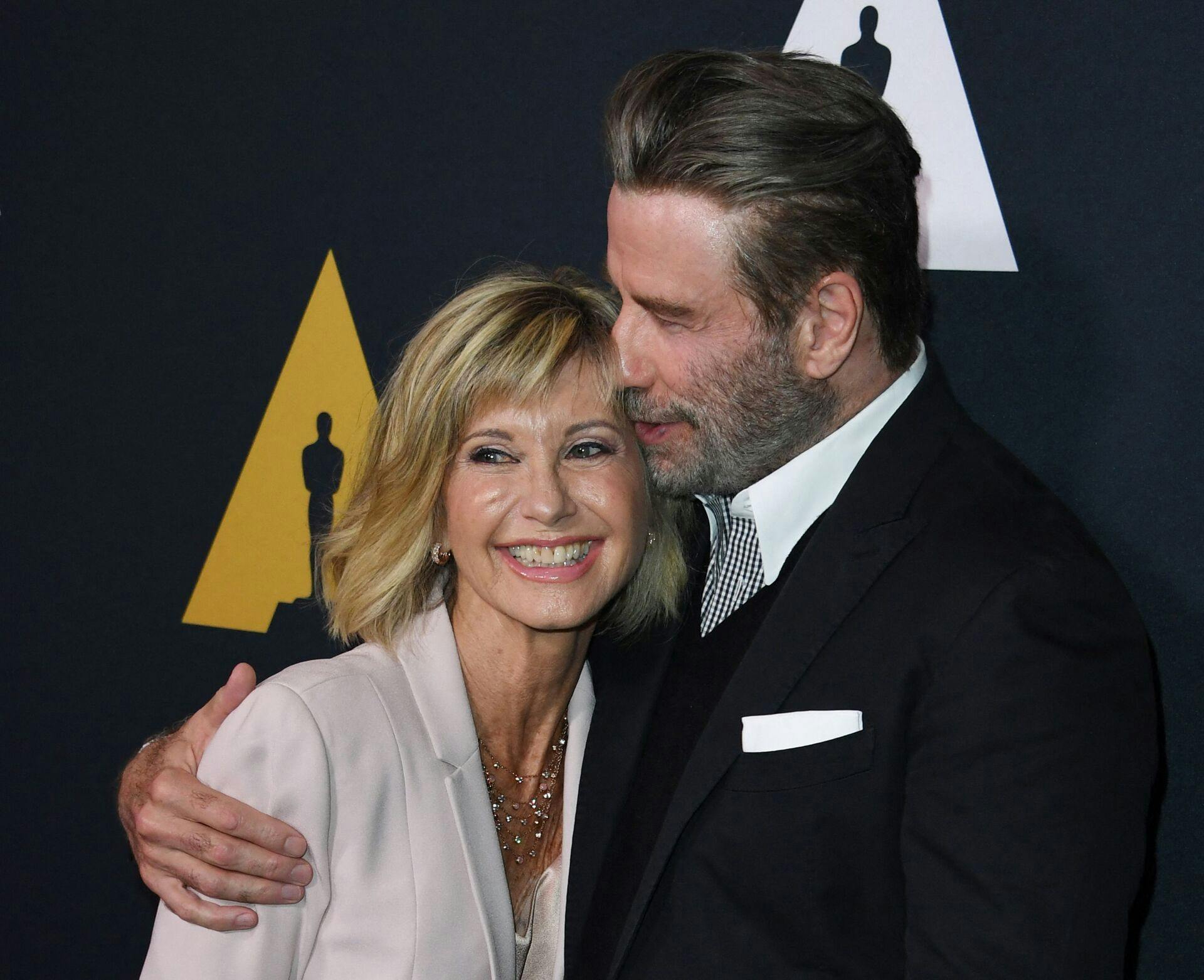 John Travolta brød sammen, da han skulle tale om sin afdøde veninde Olivia-Newton John til årets Oscar-uddeling.
