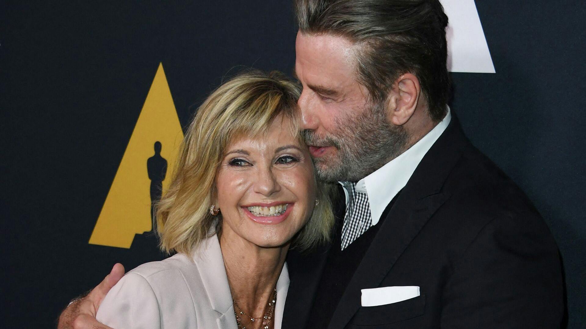 John Travolta brød sammen, da han skulle tale om sin afdøde veninde Olivia-Newton John til årets Oscar-uddeling.