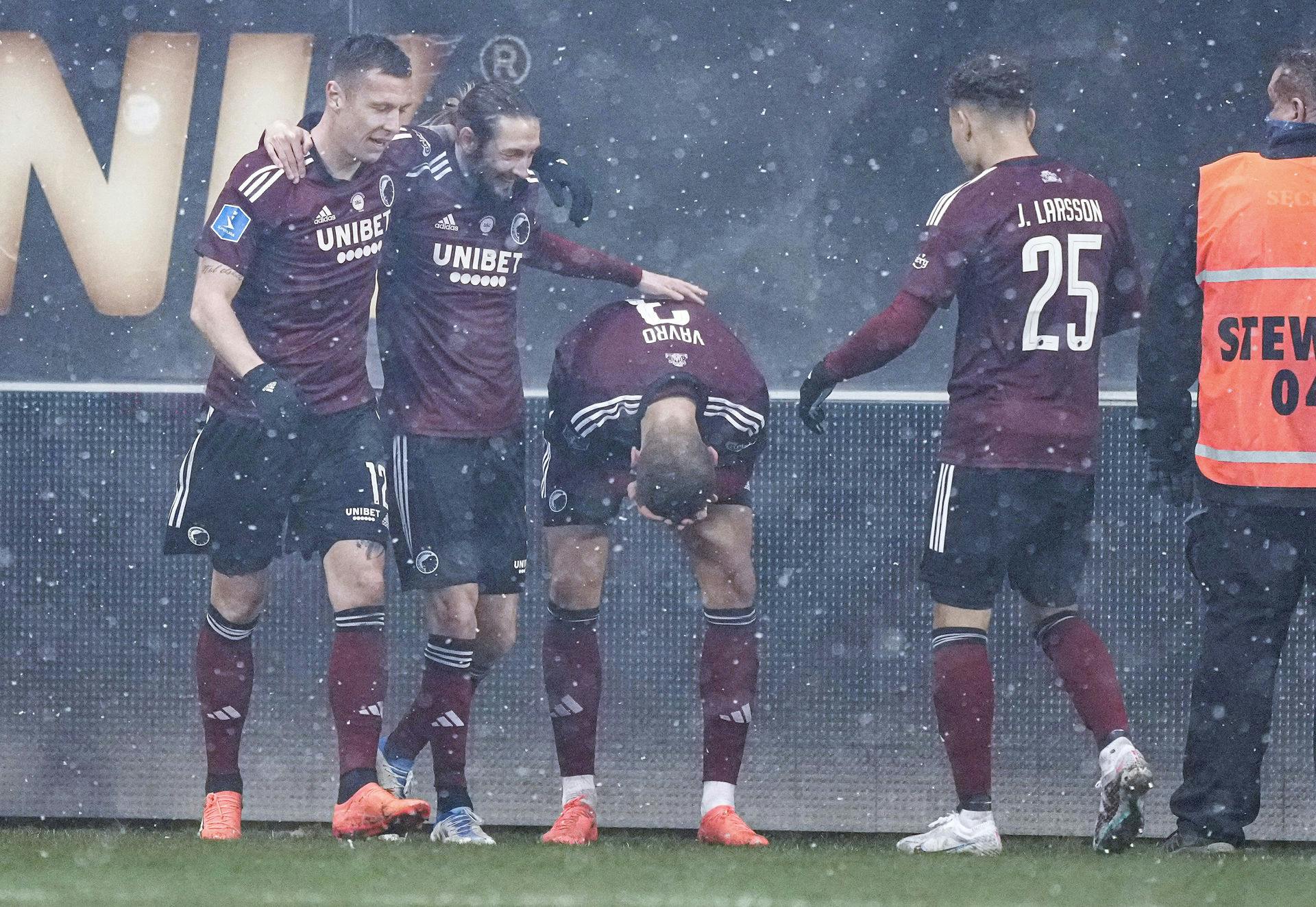 Denis Vavro var meget rørt efter han havde udlignet til 1-1 mod AC Horsens. Forsvarsspilleren havde nemlig i ugen op til kampen mistet sin bedstefar.