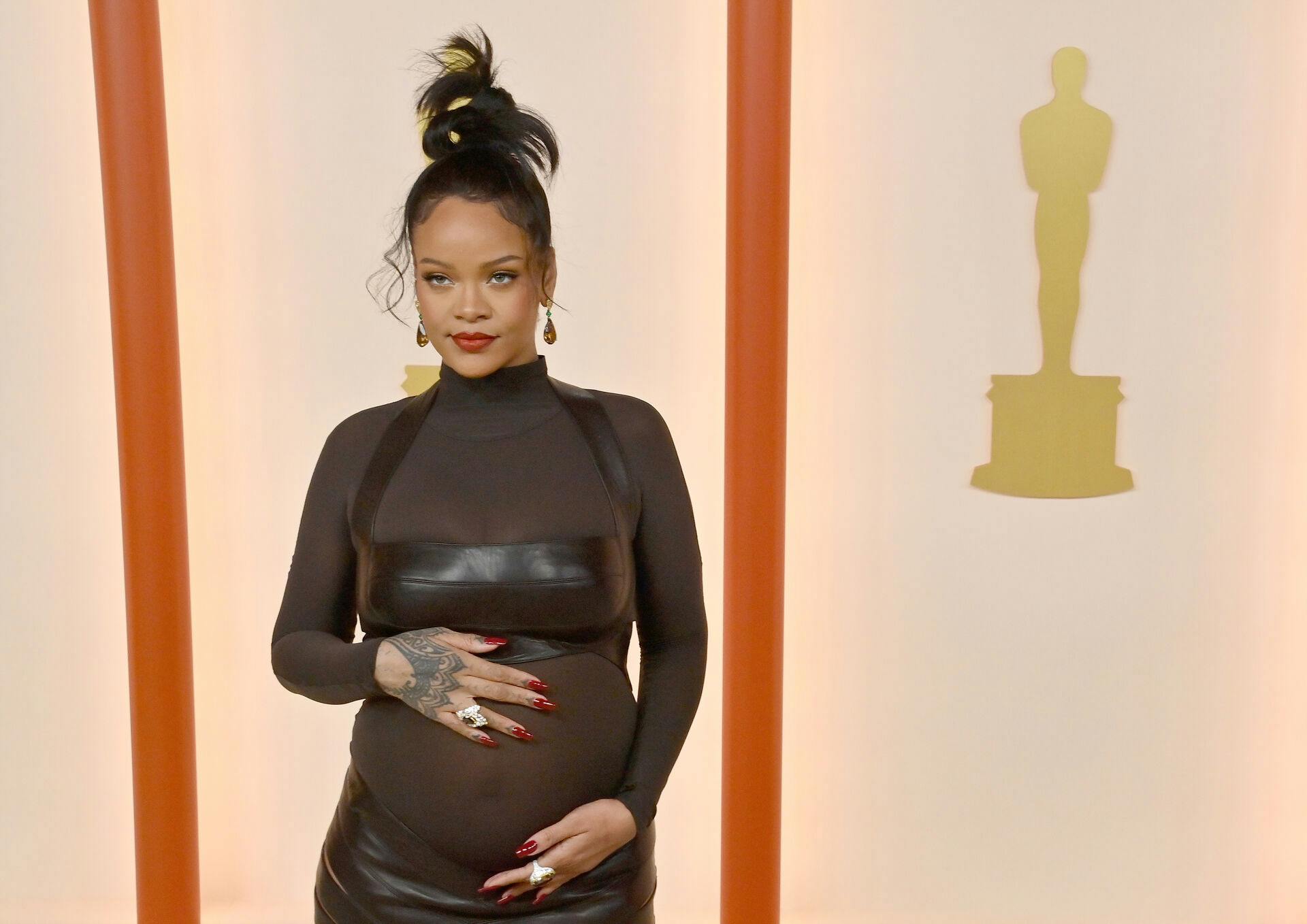 Rihanna til Oscar-uddelingen 2023.