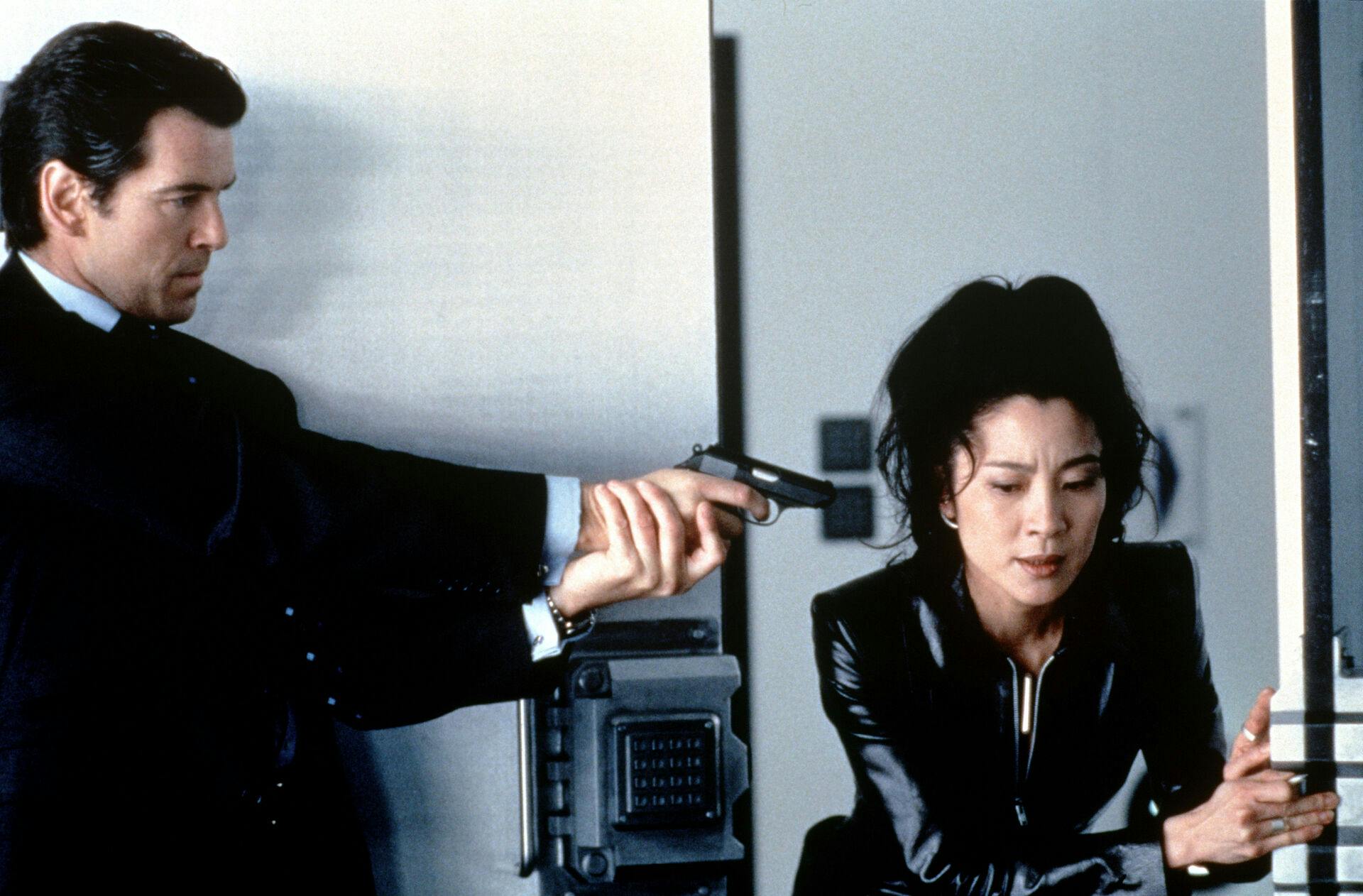 Pierce Brosnan og Michelle Yeoh i "Tomorrow Never Dies".
