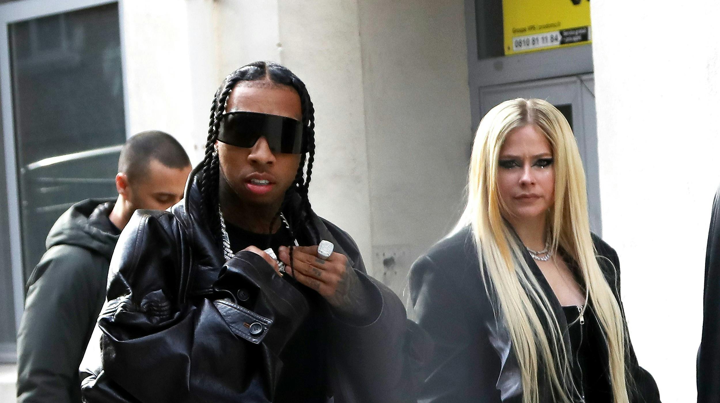 Noget tyder på, at det er et spørgsmål om tid, før Avril Lavigne og Tyga officielt springer ud som et par.