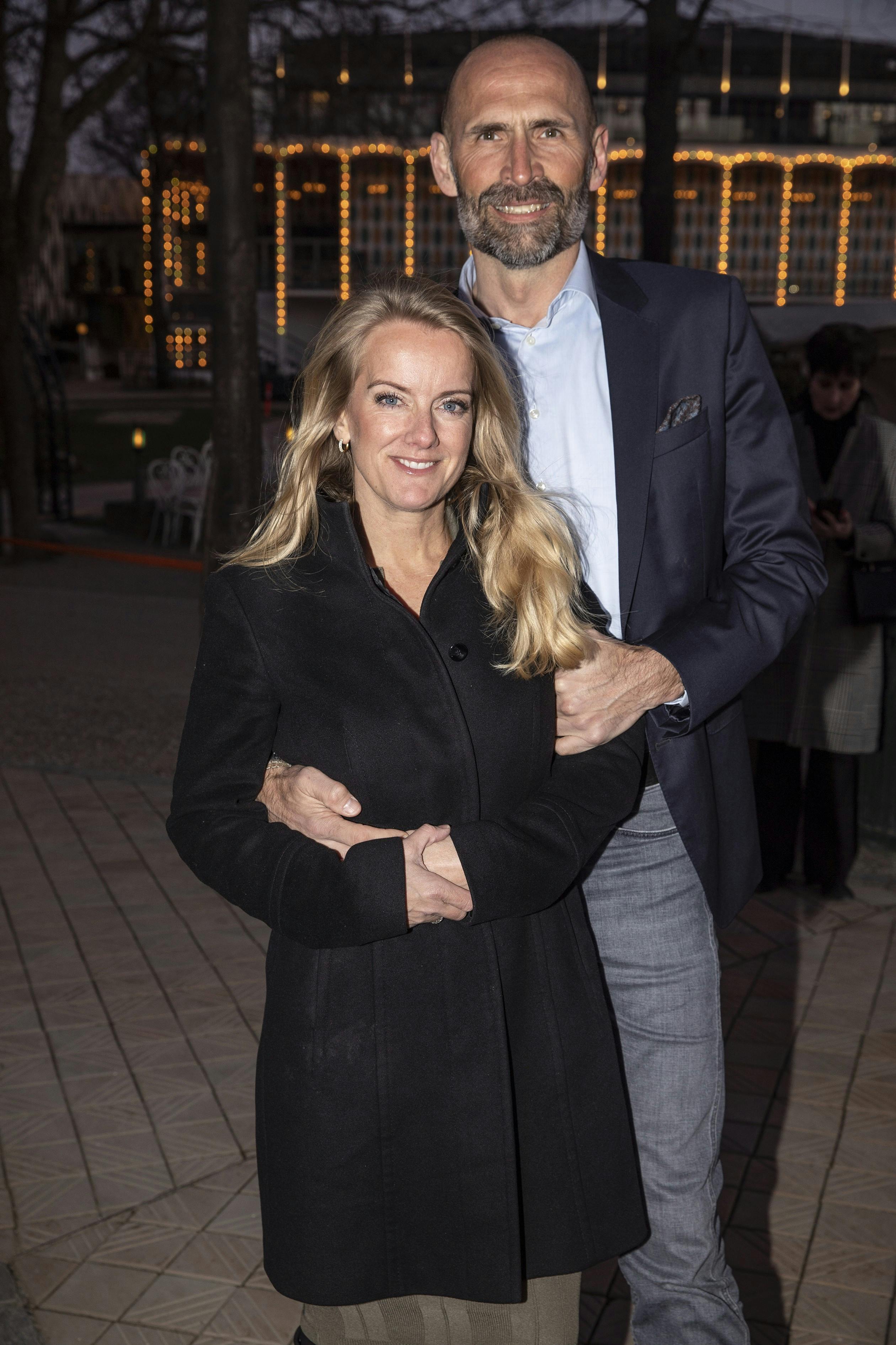 Claus Bretton-Meyer har været på knæ. Nu skal han giftes med Pernille Vermund.