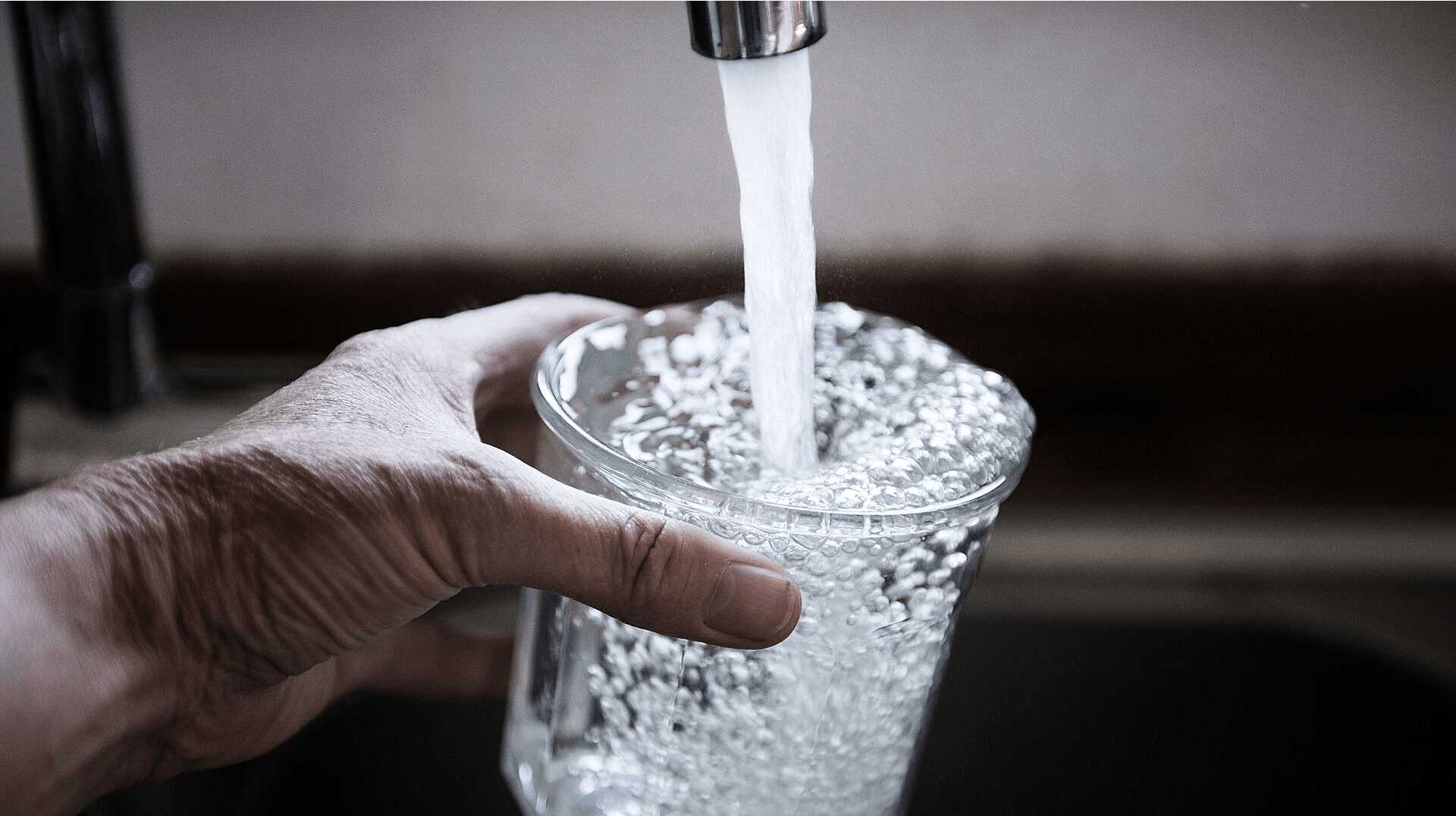Drikkevand skal undersøges for flere uønskede PFAS-stoffer