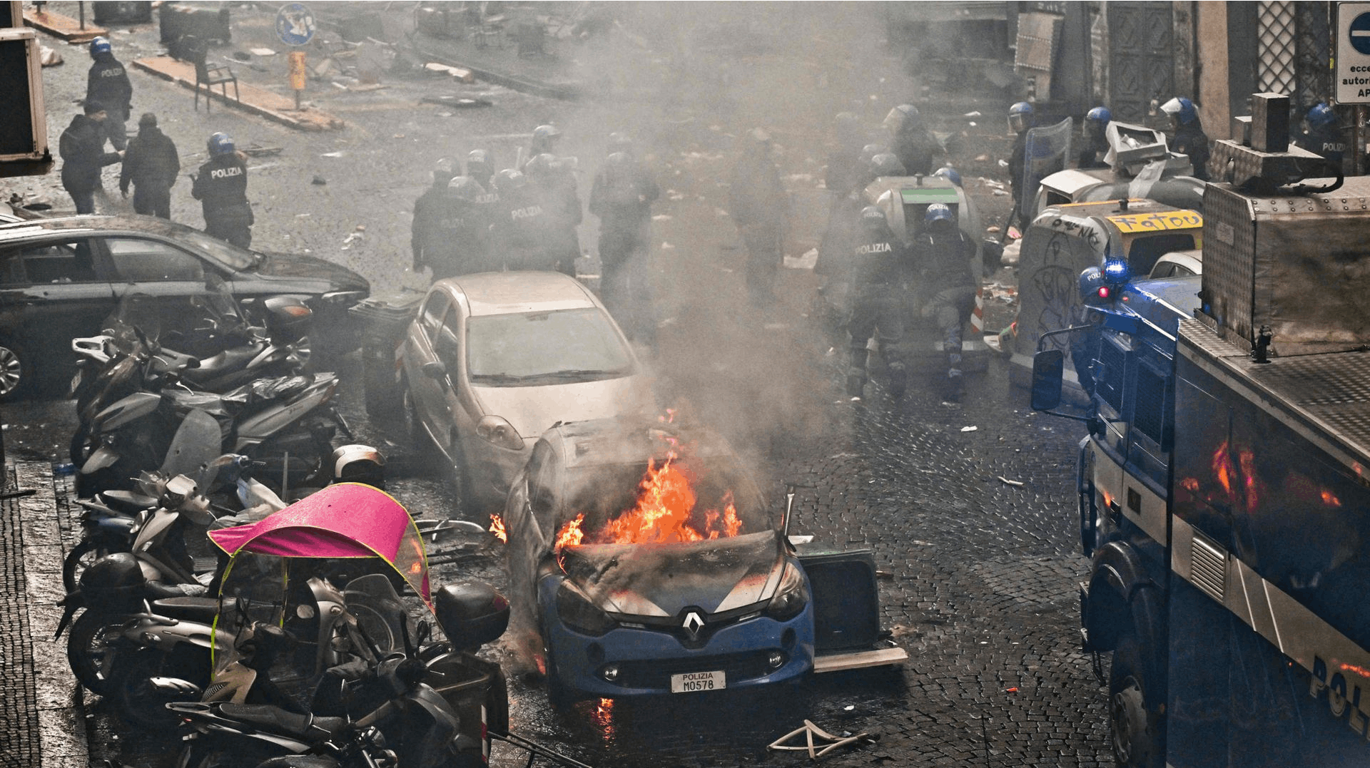 Der har været gang i gaderne i Napoli op til Champions League-kampen mod Eintracht Frankfurt.