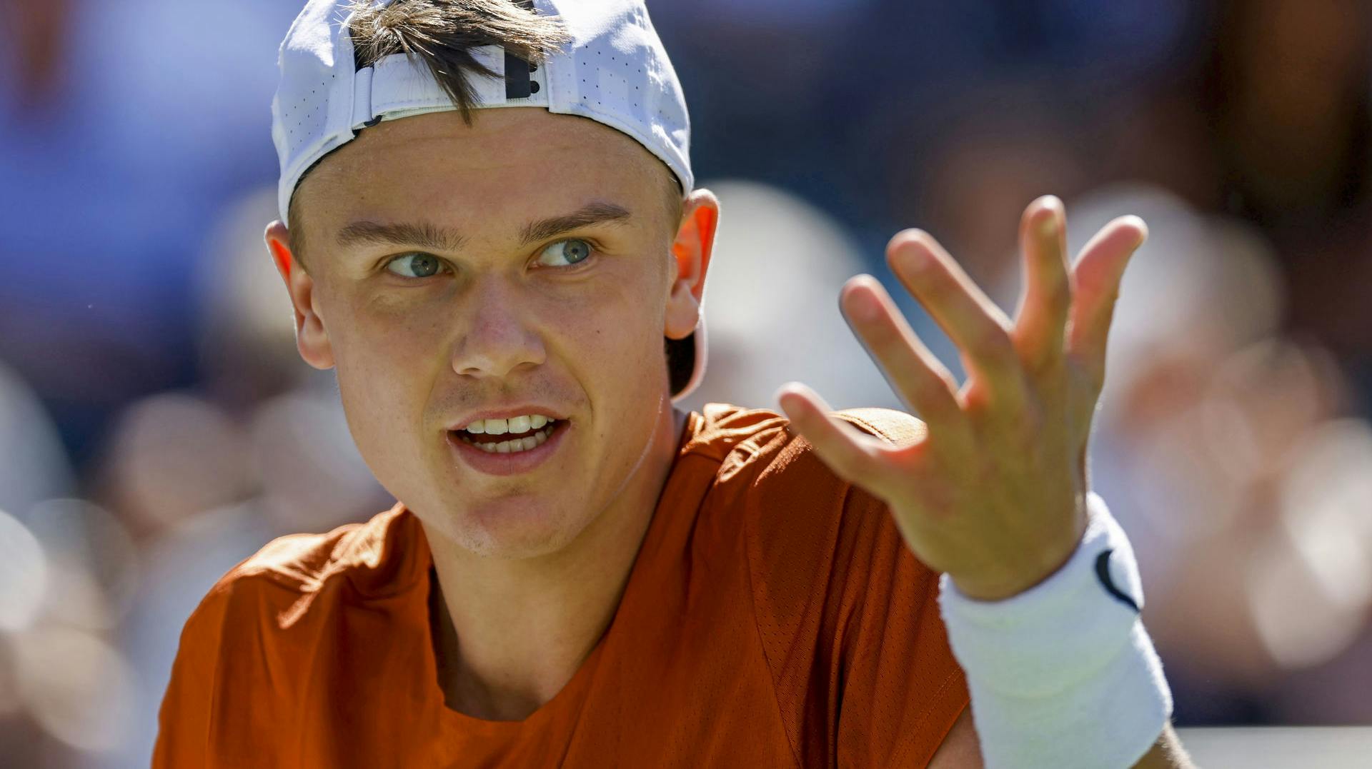 Holger Rune tabte i mandags til Stanislas Wawrinka i Indian Wells, men det var mere hvad der skete efter kampen, som har fået opmærksomhed. Nu svarer Holger Rune på Wawrinkas kritik.