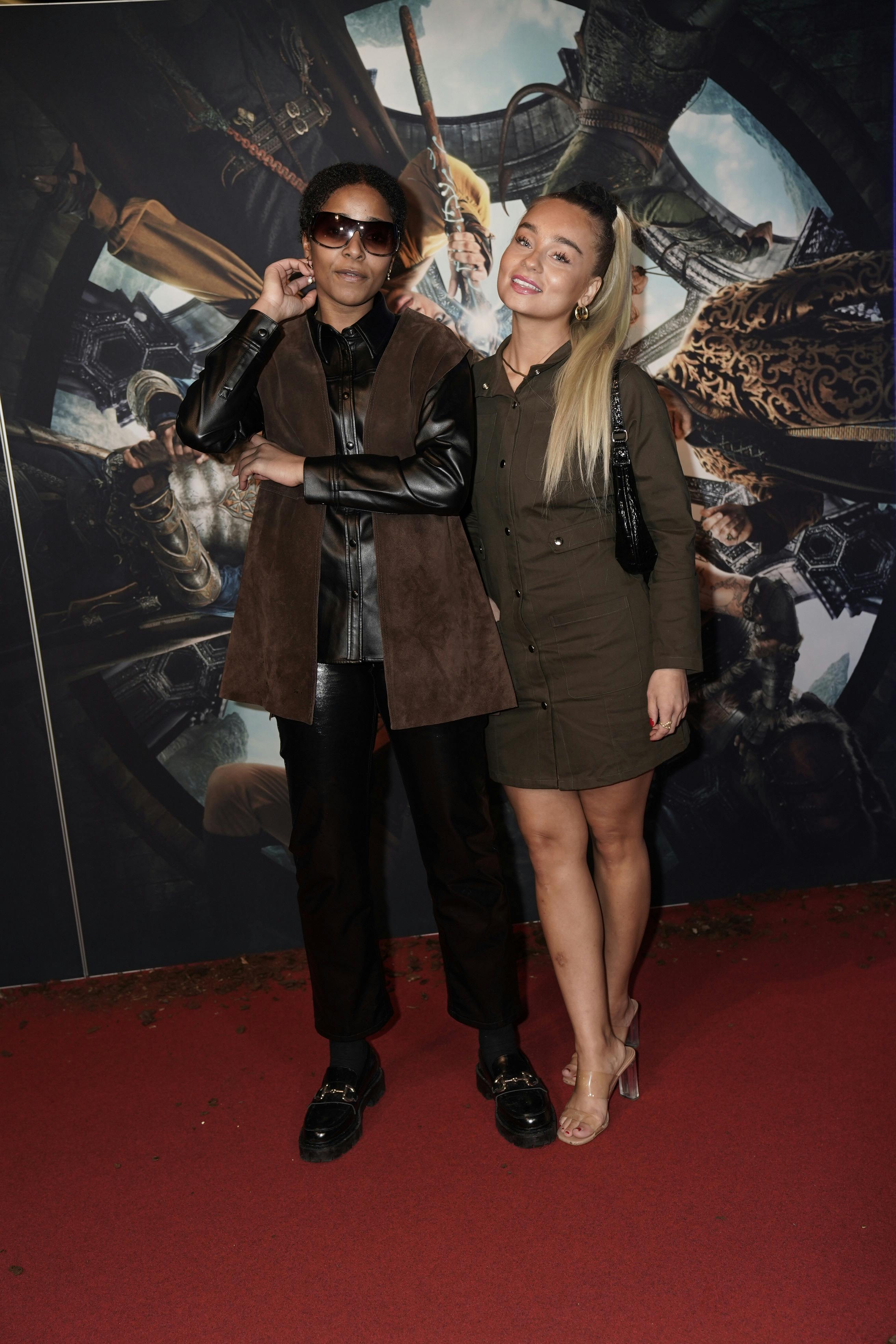 Teresa Ovenberg havde taget sin veninde med til aftenens premiere. 