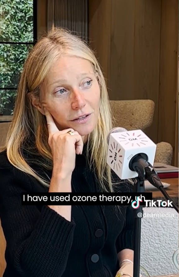 50-årige Gwyneth Paltrow har forsøgt sig med ozonbehandling bag i. Og det fortæller hun glædeligt om i en ny podcast, som dog får folk til at ryste på hovedet.&nbsp;
