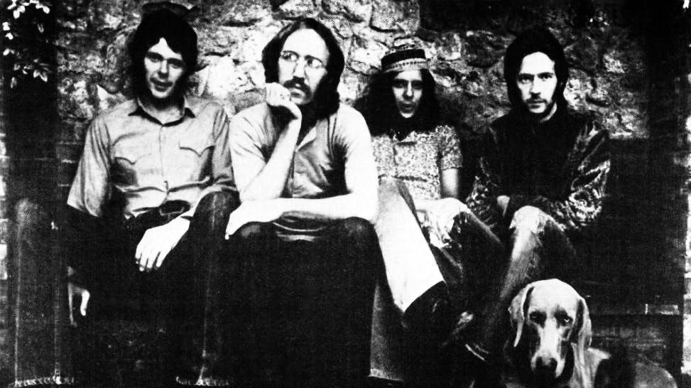Jim Gordon (venstre) med de øvrige medlemmer af bandet Derek and the Dominos, Eric Clapton, Duane Allman, Bobby Whitlock og Carl Radle.