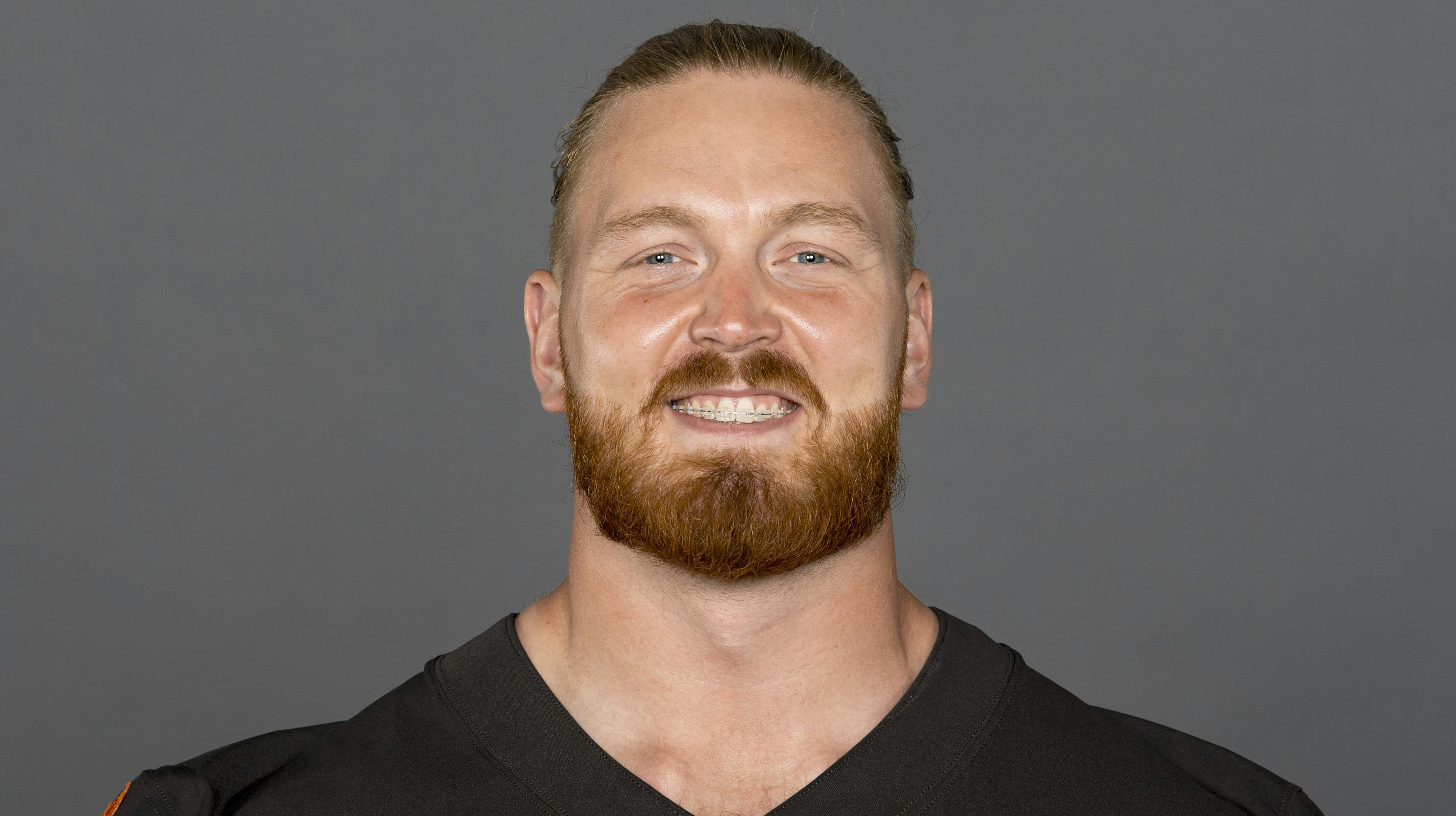 Der er rigeligt at smile over for Hjalte Froholdt. Han har underskrevet en toårig kontrakt med Arizona Cardinals.