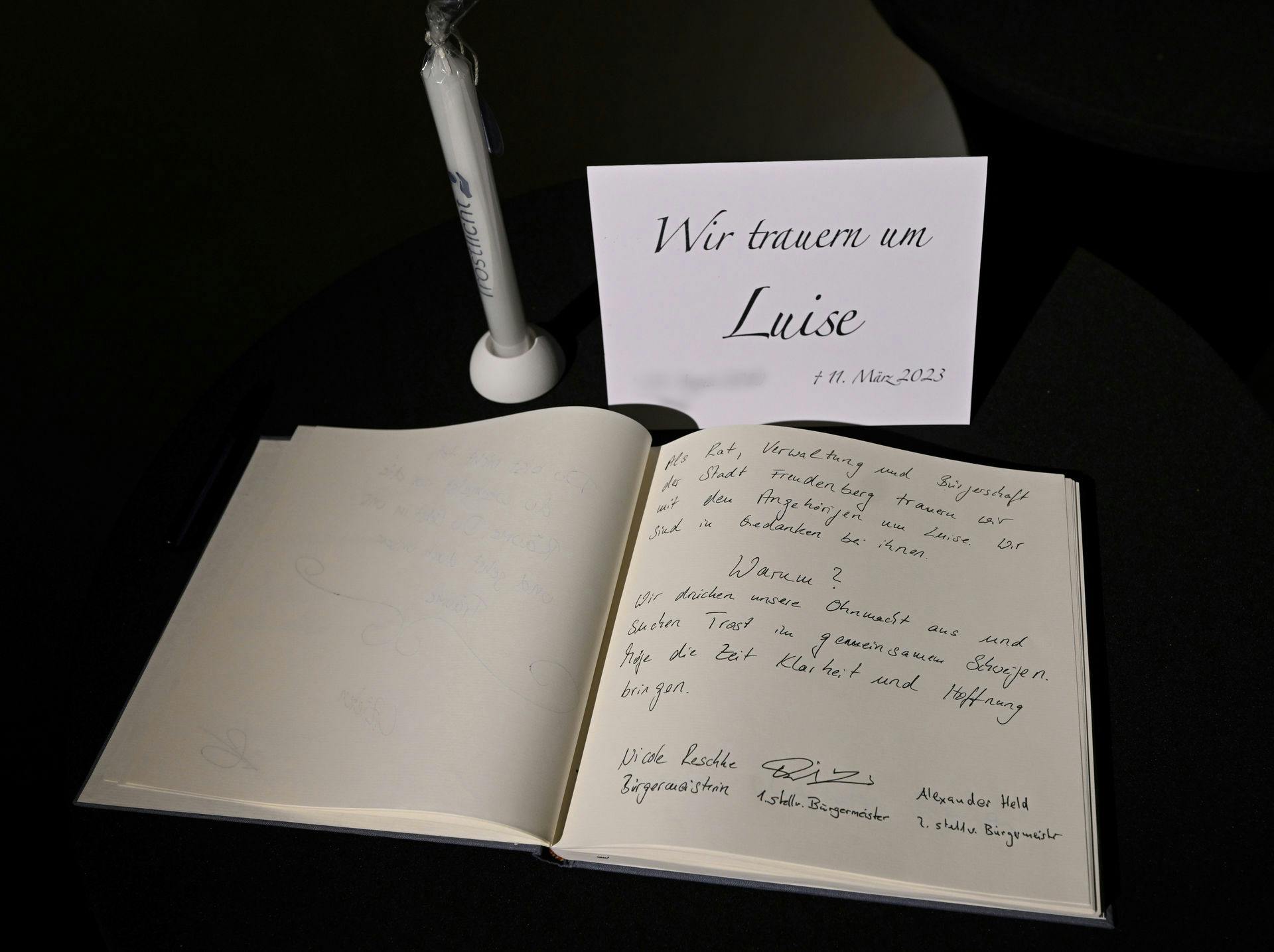 I den lokale kirke i Freudenberg er der nu placeret en kondolencebog, hvor borgere kan skrive en sidste hilsen til Luise.&nbsp;
