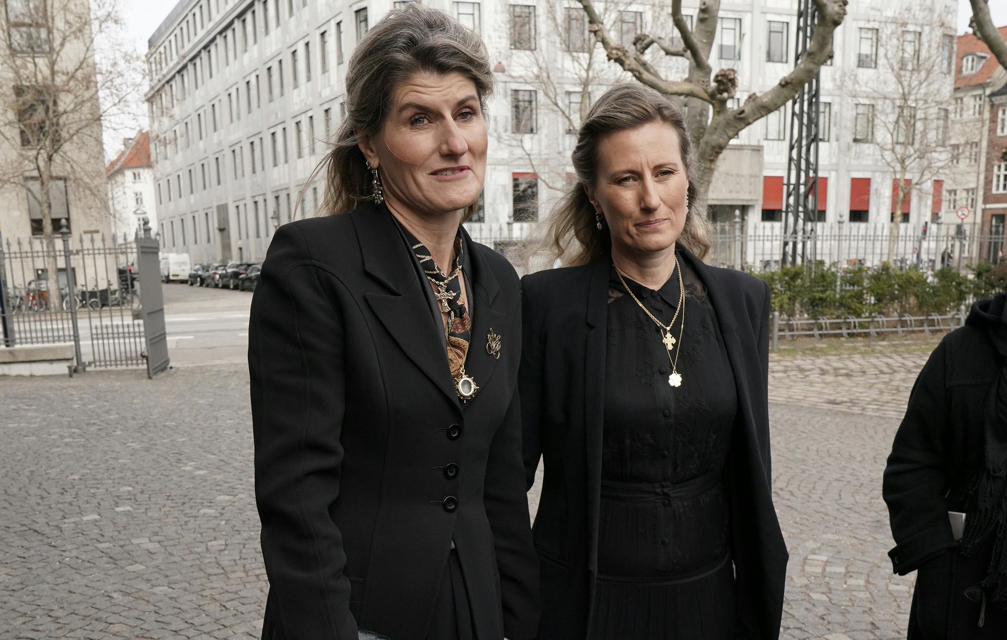 Døtrene Emilie og Julie Brandt.
