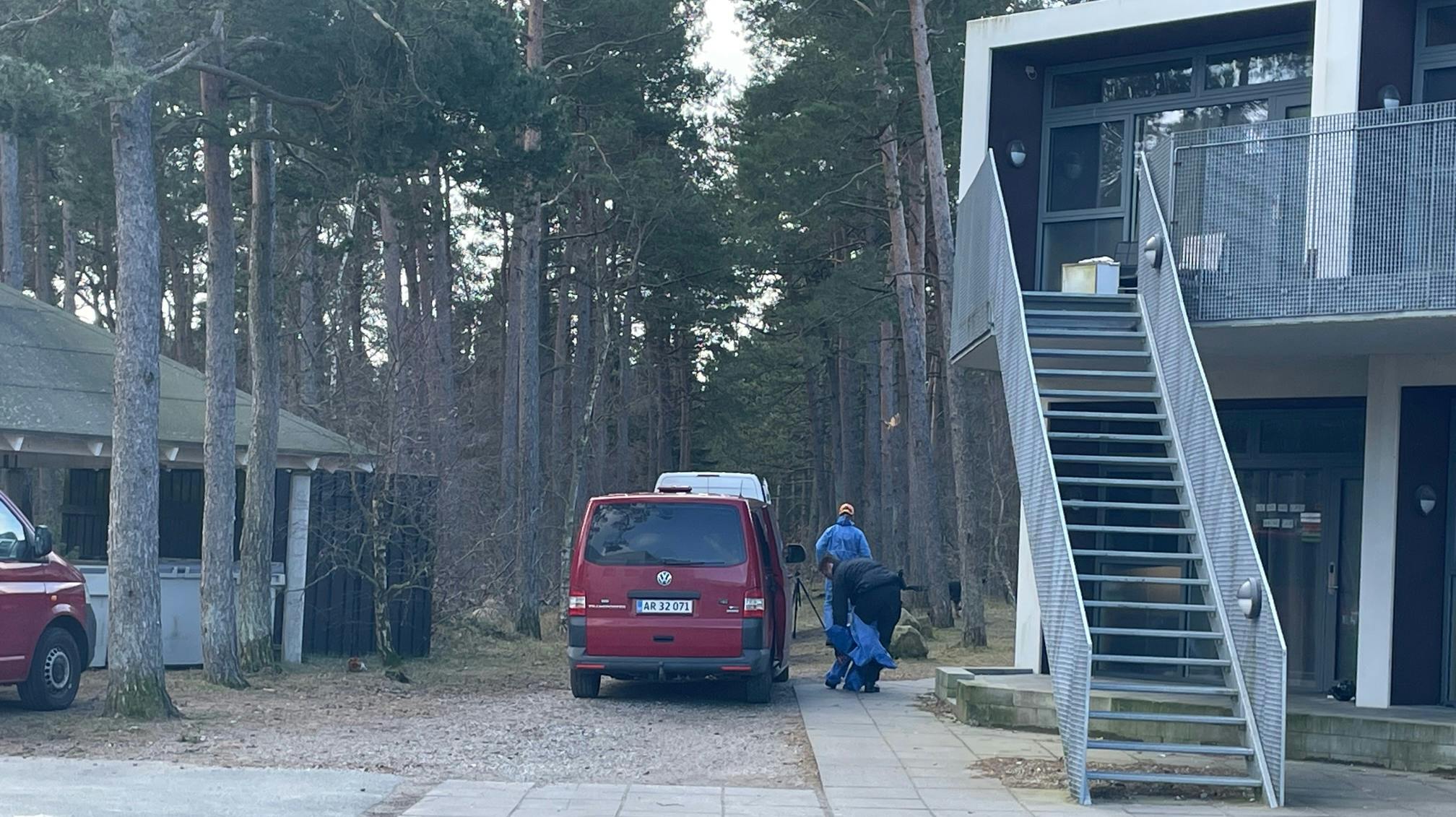 Den 19-årige blev hastet til hospitalet med alvorlige brandskader