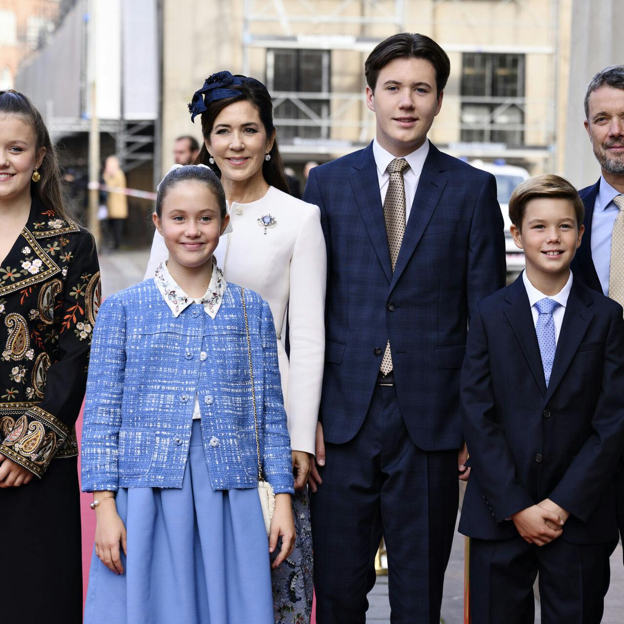 Man kan godt lige ane, at prins Christian er vokset sin far over hovedet.