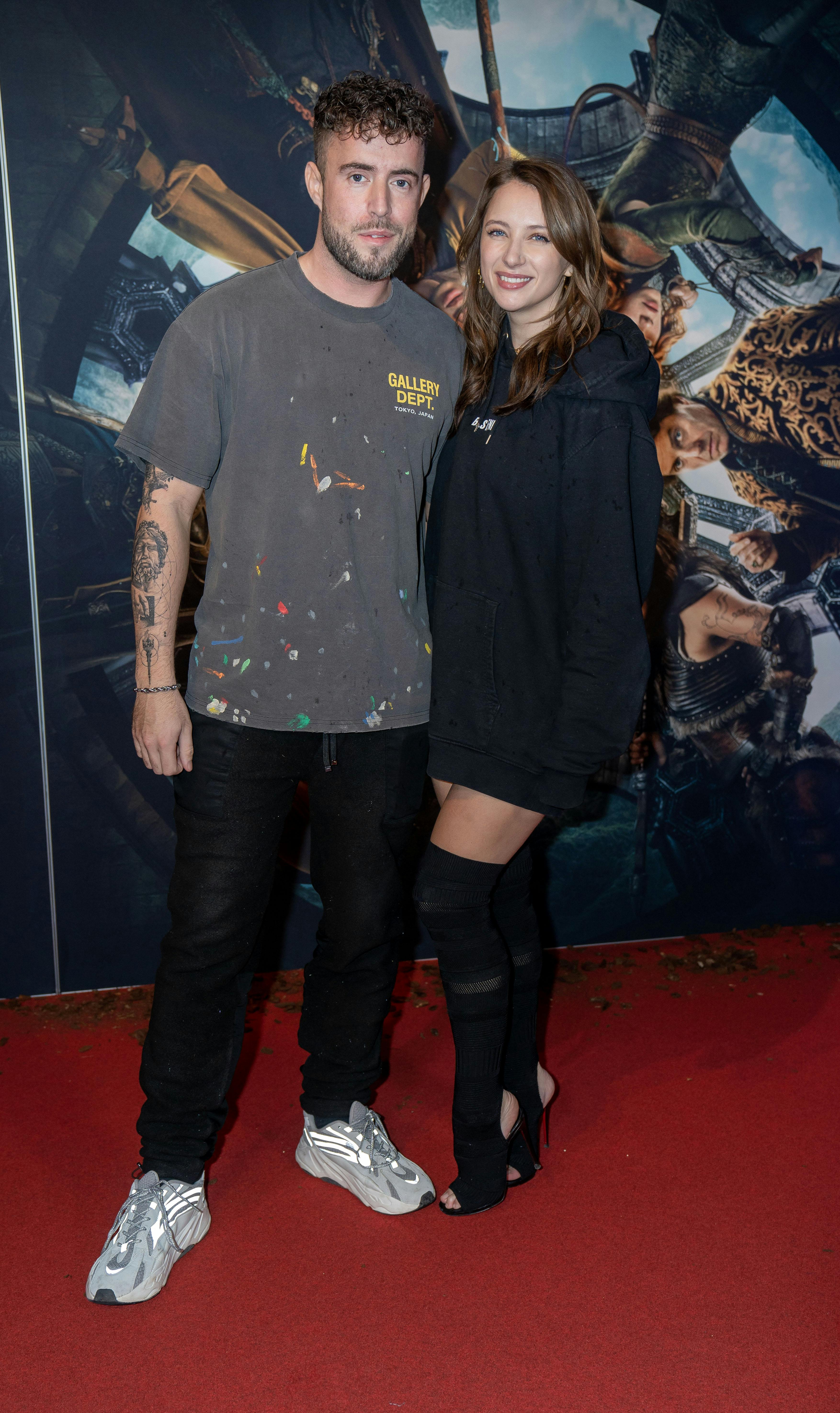 Nikita og Mikkel på rød løber i sidste uge, da der var præmiere på "Dungeons & Dragons: Honor Among Thieves".